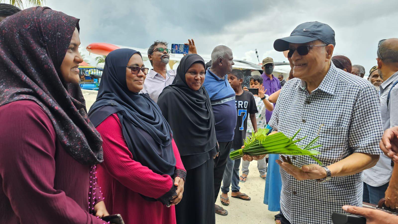 ޢީދު ޗުއްޓީއަށް ރައީސް މައުމޫން އޮމަދުއަށް