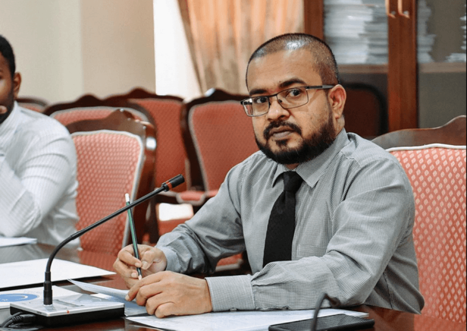 މެމްބަރު ނިހާދަށް ވެސް ބަޔަކު ހަމަލާ ދީފި