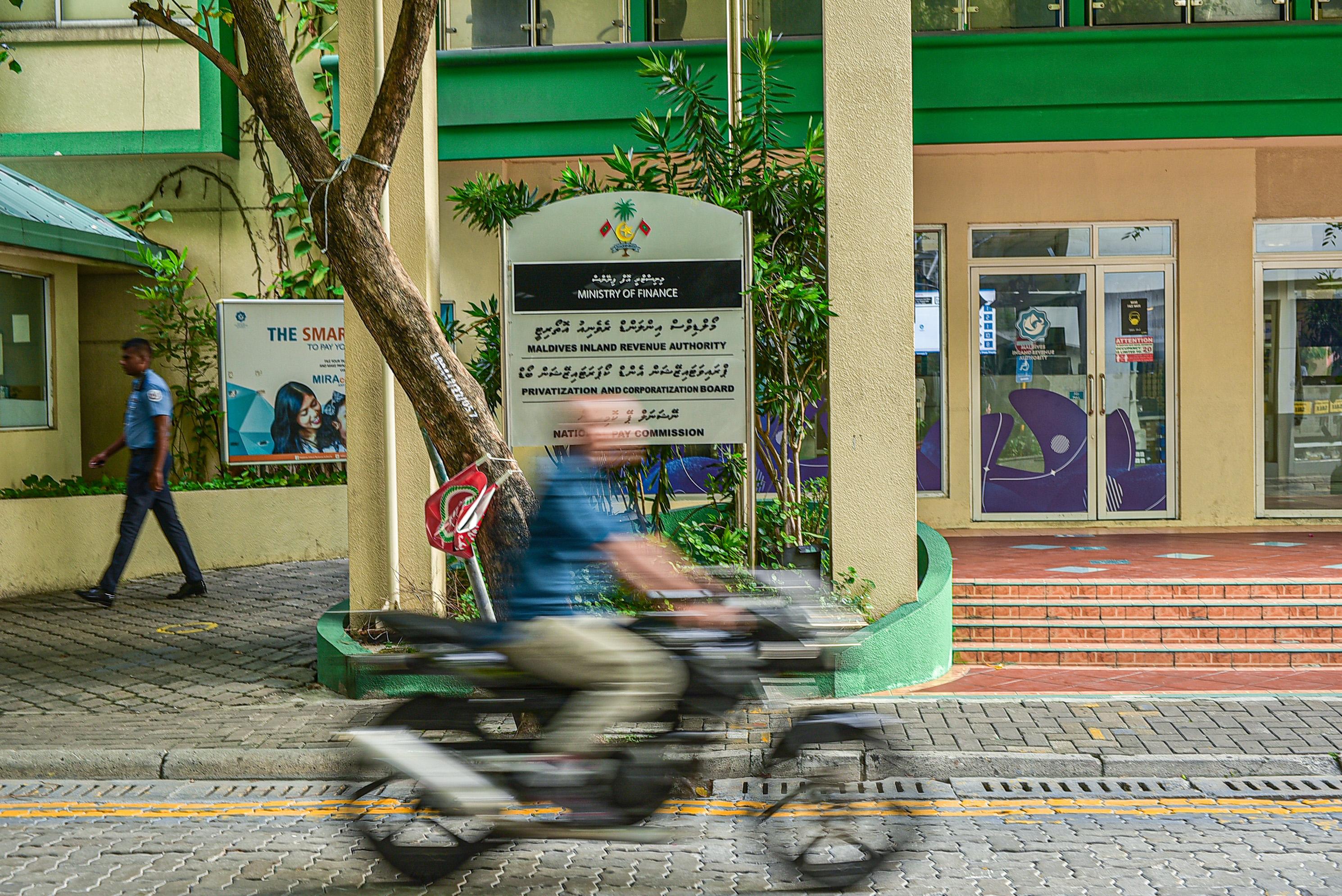 މާރިޗު މަހު ދައުލަތަށް 2.94 ބިލިއަން ރުފިޔާގެ އާމްދަނީއެއް!