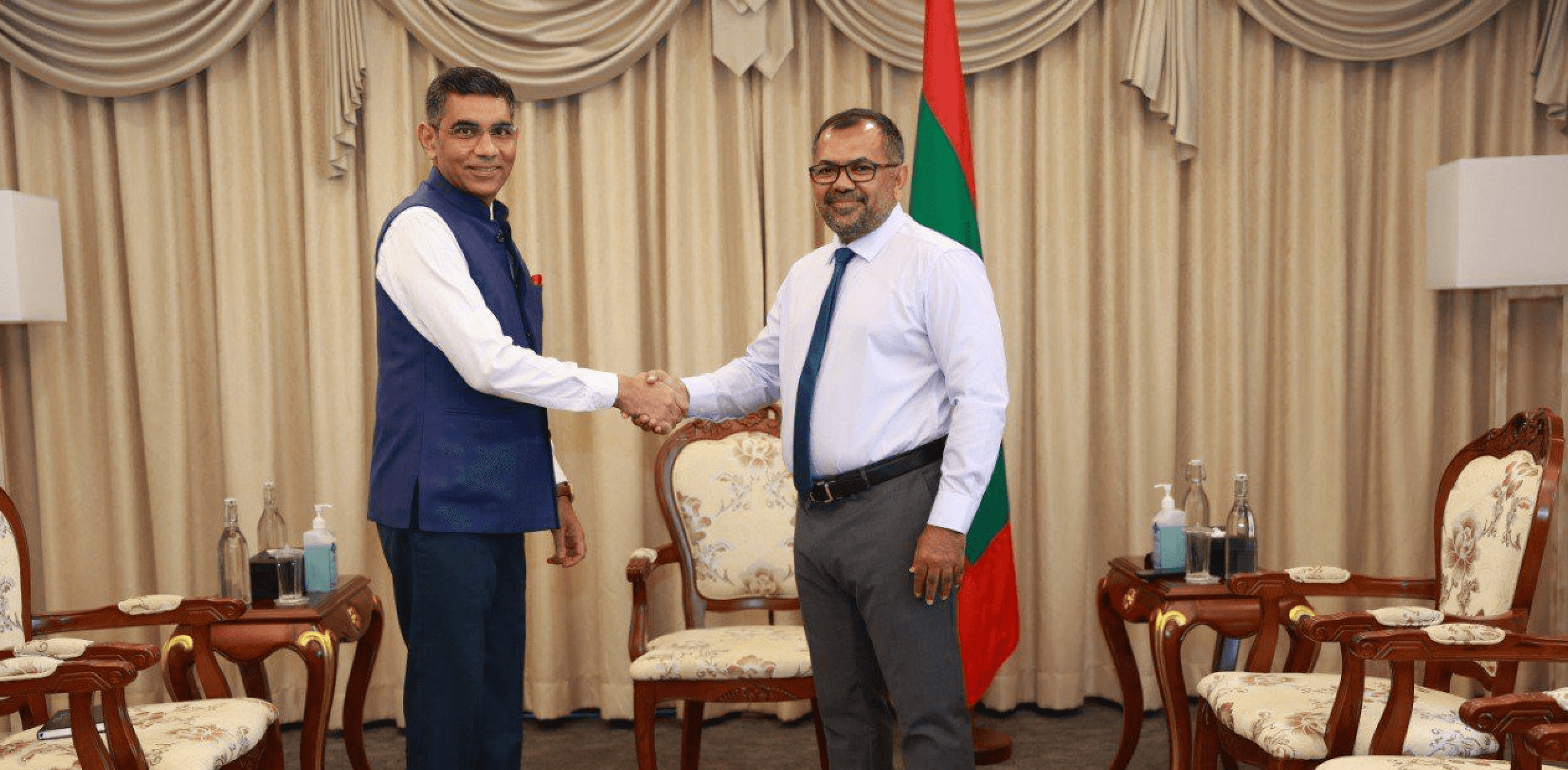 މިނިސްޓަރ ޒަމީރު އިންޑިއާ ސަފީރާއި ބައްދަލުކުރައްވައިފި