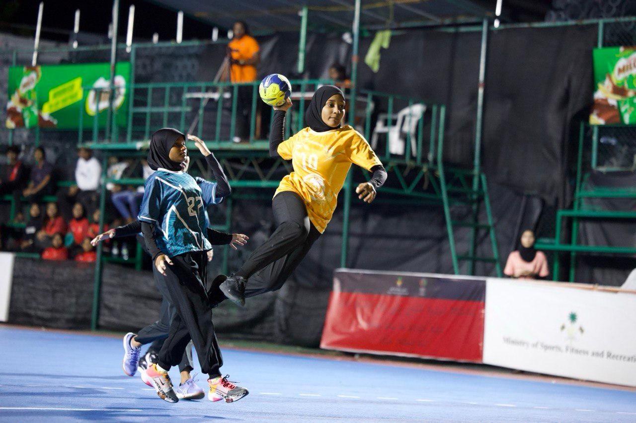 އަސްދިގަ އަދި ޒައިރޯގެ  ކުރިމަތިލުން  އެއްވަރު