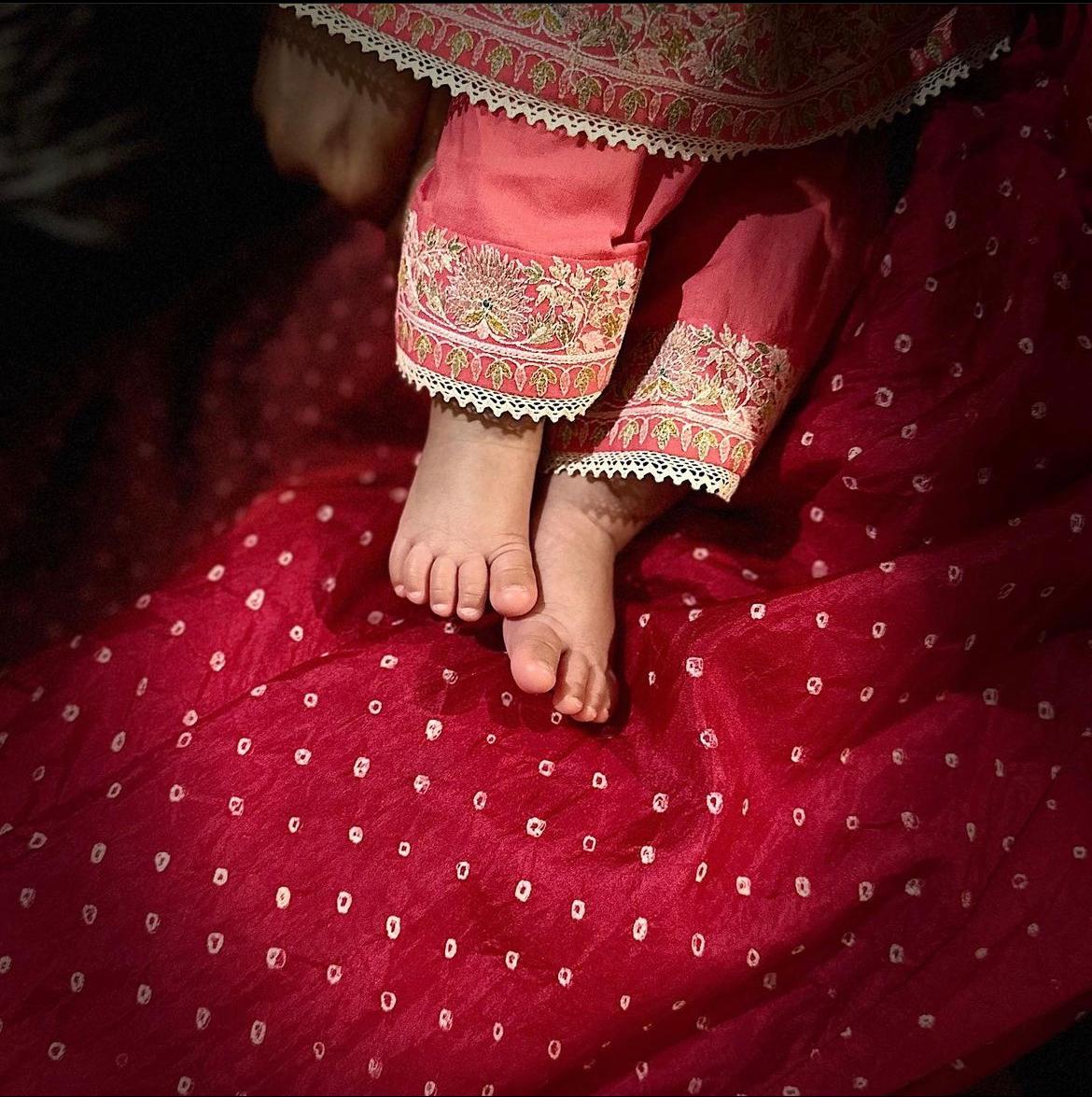 ދީޕިކާ އާއި ރަންވީރު ފޮޓޯއަކާ އެކު އަންހެން ދަރިފުޅުގެ ނަން ހާމަކޮށްފި