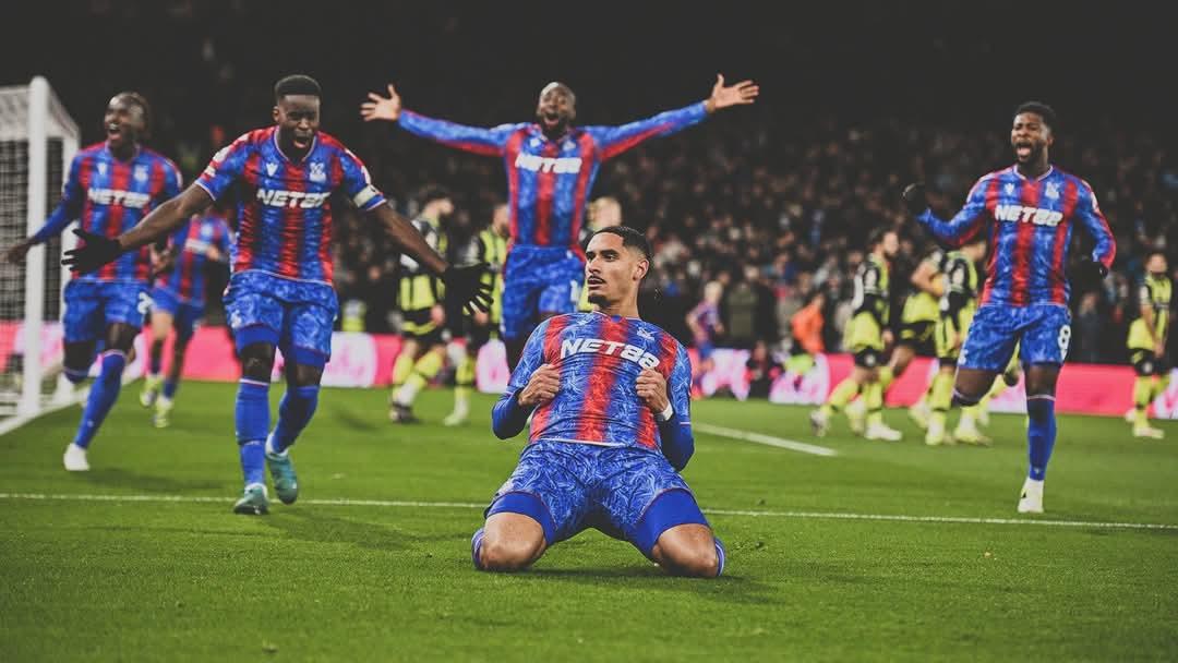 ރަށުން ބޭރުގައި ކްރިސްޓަލް ޕެލަސް އަތުން ސިޓީއަށް މޮޅެއް ނުވެވުނު