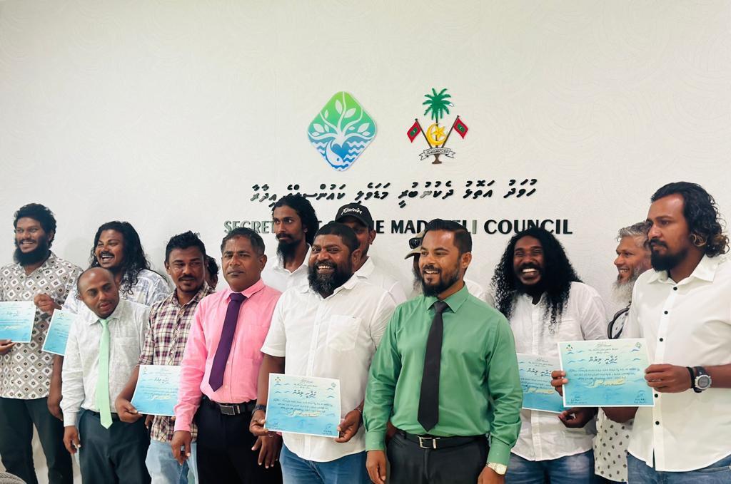 މަޑަވެލީގައި ބޭއްވި ރެސްކިއު ޑައިވަރ ކޯސް 8 ފަޅުވެރިއަކު ފުރިހަމަކޮށްފި