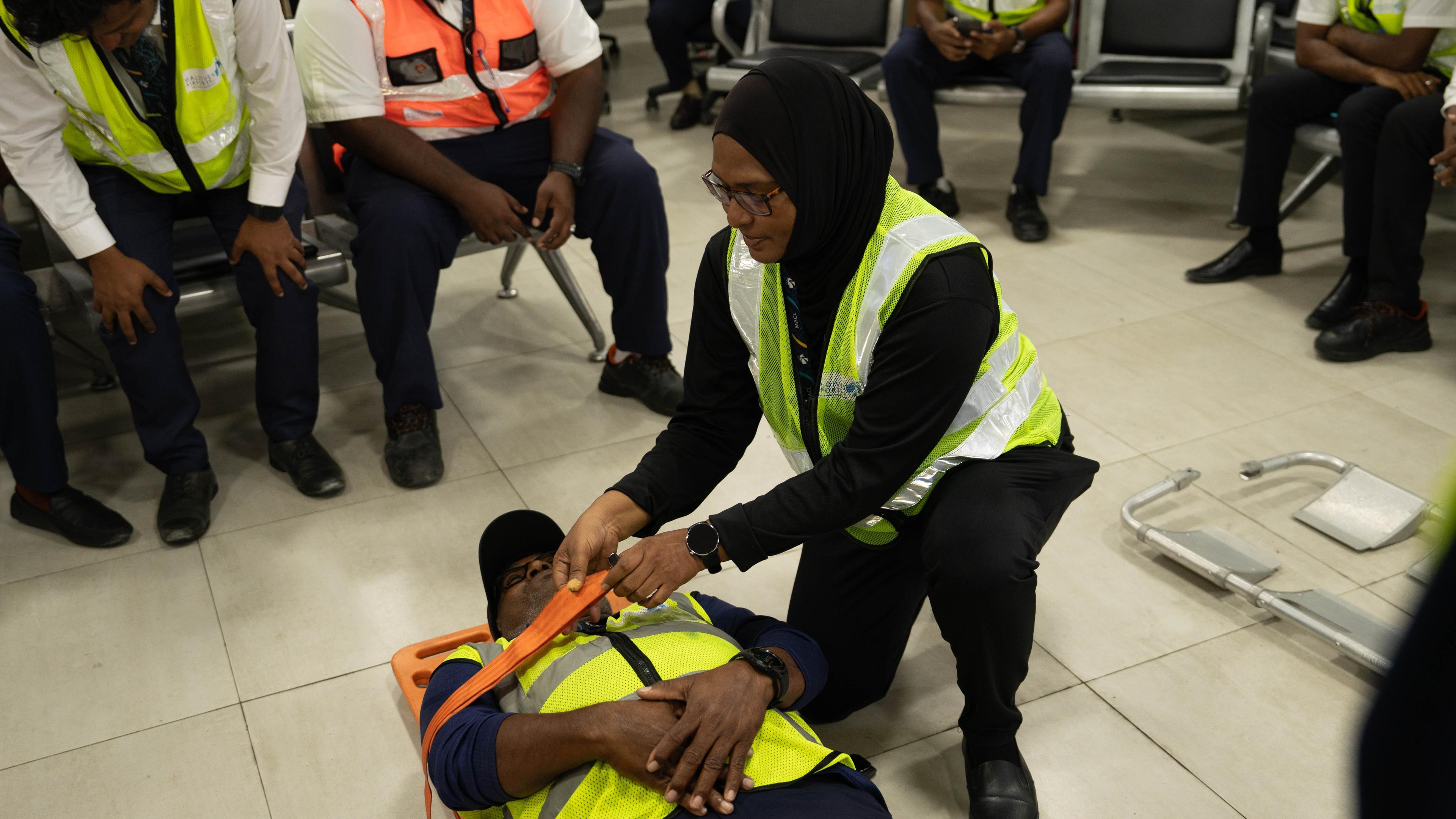 އެއާ އެމްބިއުލާންސް ހިދުމަތަށް އެމްއޭސީއެލްގެ މުވައްޒަފުން ތަމްރީންކޮށްފި