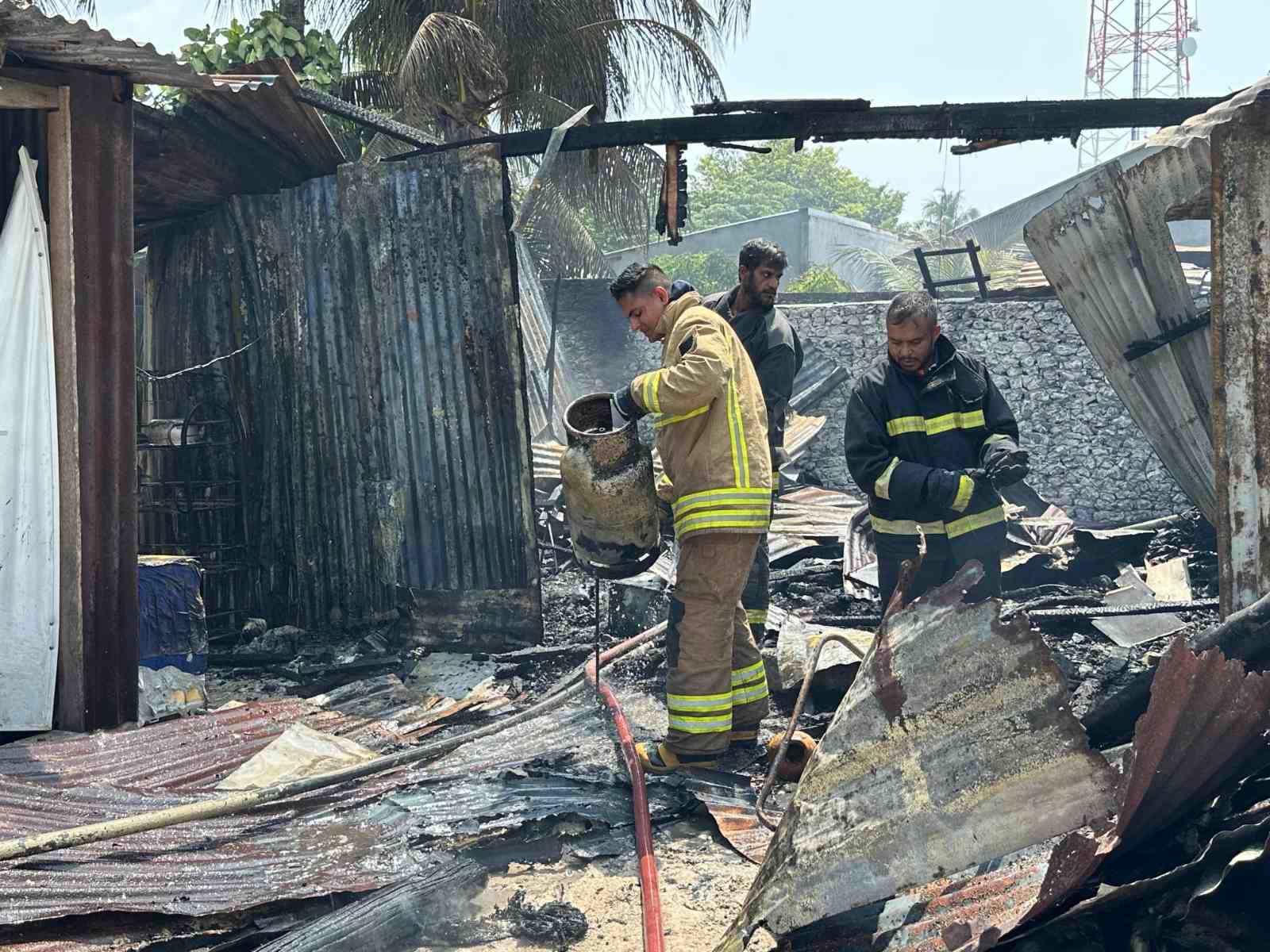 ކުޅުދުއްފުށީގައި ހިނގި އަލިފާނުގެ ހާދިސާއެއްގައި ގެއެއް އަނދައި ހުލިވެއްޖެ