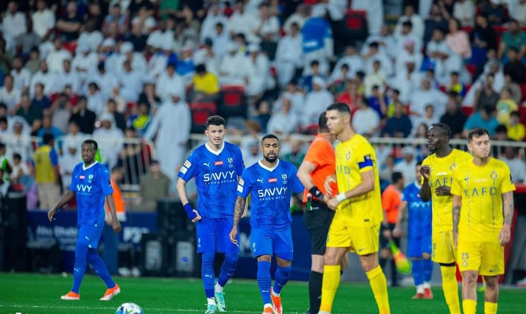 ރޮނާލްޑޯއަށް ދެއްކި ރަތް ކާޑައެކު އަލް ހިލާލް އަތުން ބަލިވެ، އަލް ނަސްރު މުބާރަތުން ކަޓައިފި