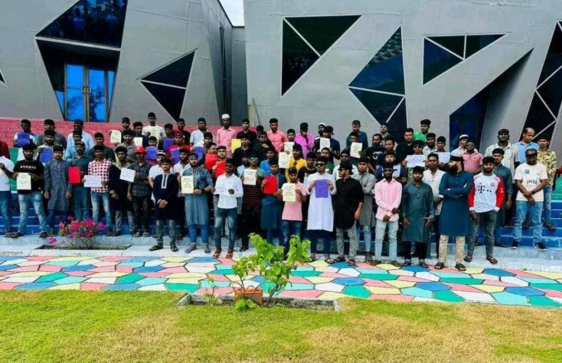 ތިނަދޫގައި މުޒާހަރާކުރި ބަންގްލަދޭޭޝް ބަޔަކު ޑީޕޯޓުކުރާތީ އެޗްއާރްސީއެމުން ކަންބޮޑުވުން ފާޅުކޮށްފި