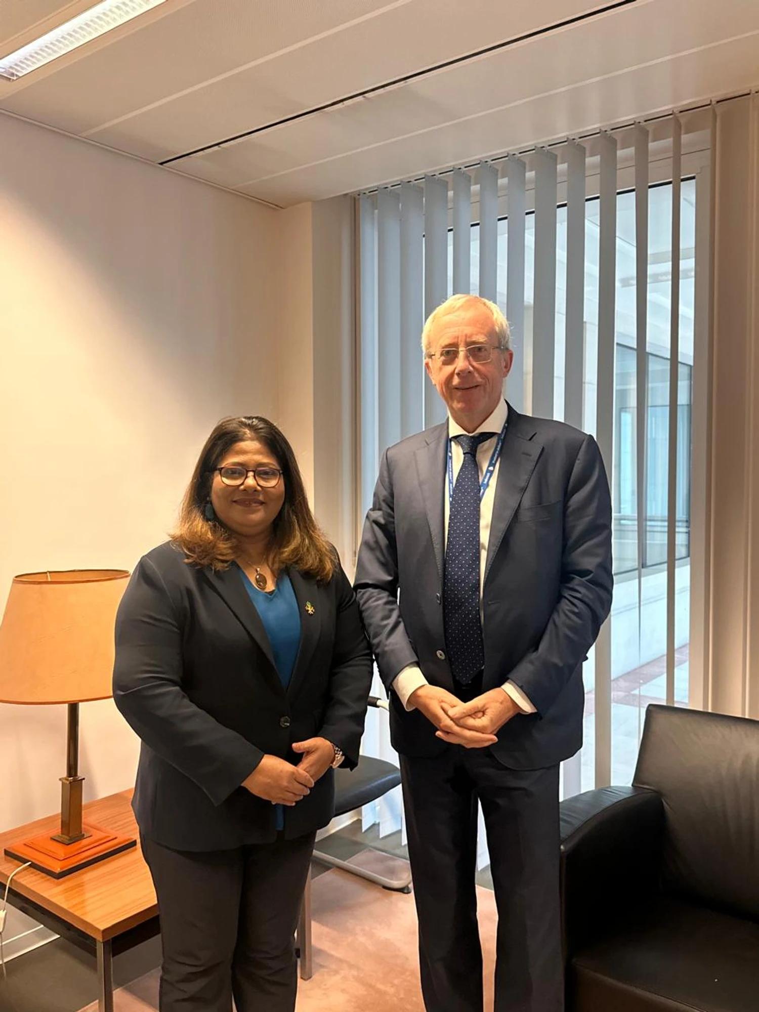 ބެލްޖިއަމްގައި މަތީ ތަޢުލީމު ޙާސިލުކުރުމުގެ ފުރުޞަތުތައް އިތުރުކުރުމާ ގުޅޭގޮތުން މަޝްވަރާކޮށްފި