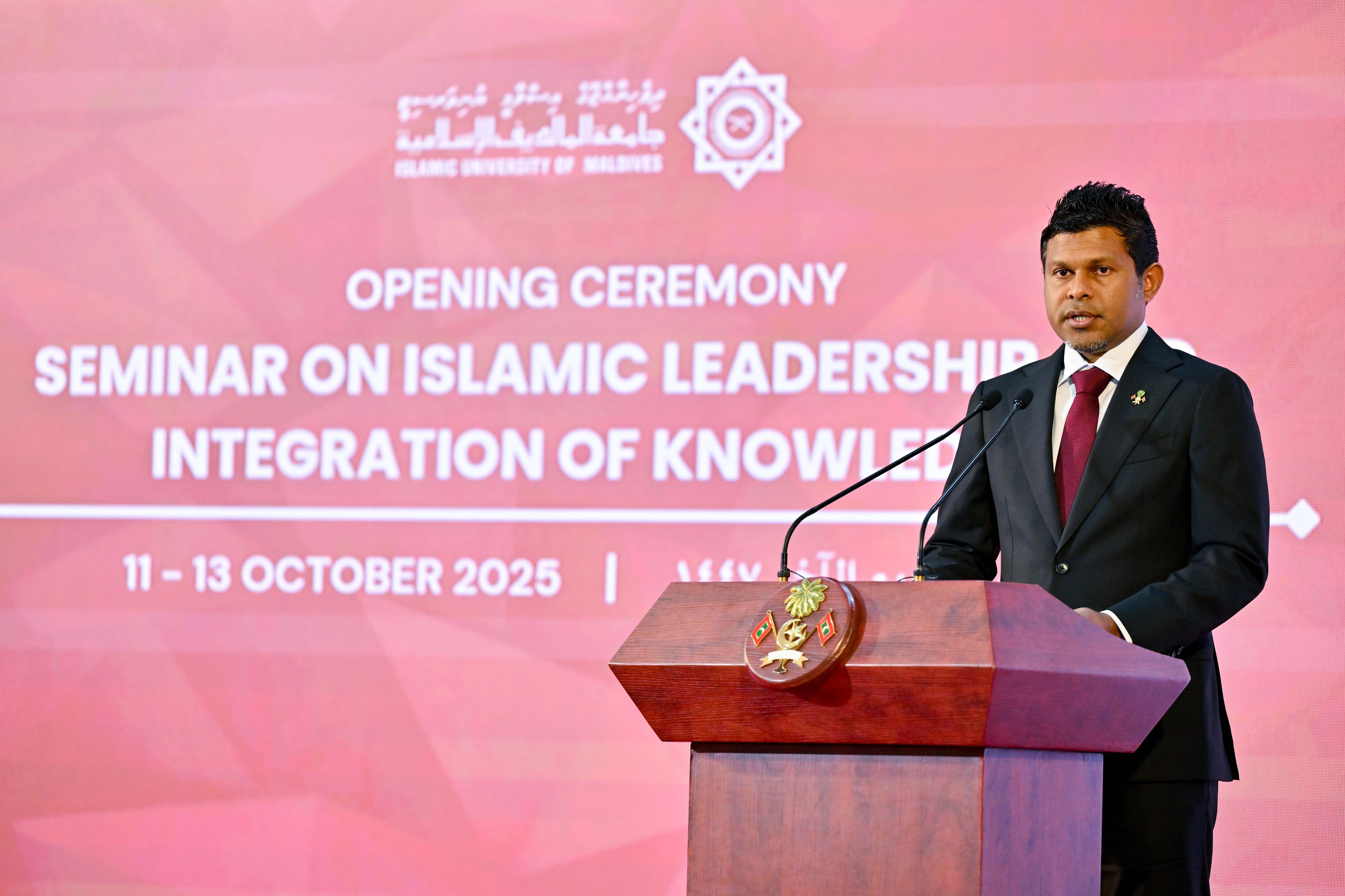 ޢިލްމު ފޯރުކޮށްދިނުމަކީ ޙިކުމަތްތެރިކަމާއި ޒިންމާދާރުކަން އަށަގަންނުވާ ކަމަކަށް ވާންޖެހޭ - ނައިބު ރައީސް