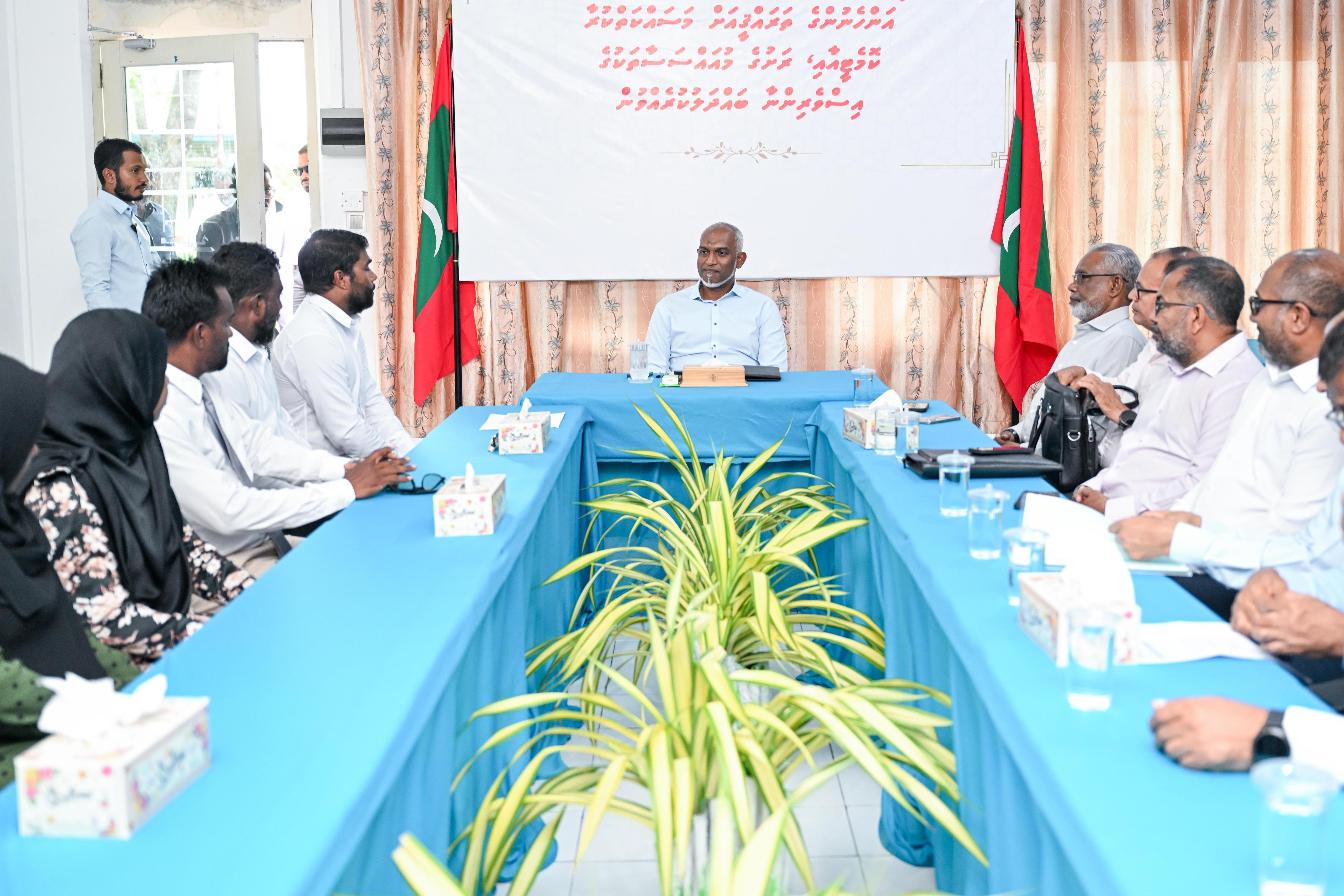 މާމެންދޫ ރައްޔިތުންނަށް އެންމެ މުހިންމު ކަންކަމާ ގުޅޭގޮތުން މަޝްވަރާކުރައްވައިފި