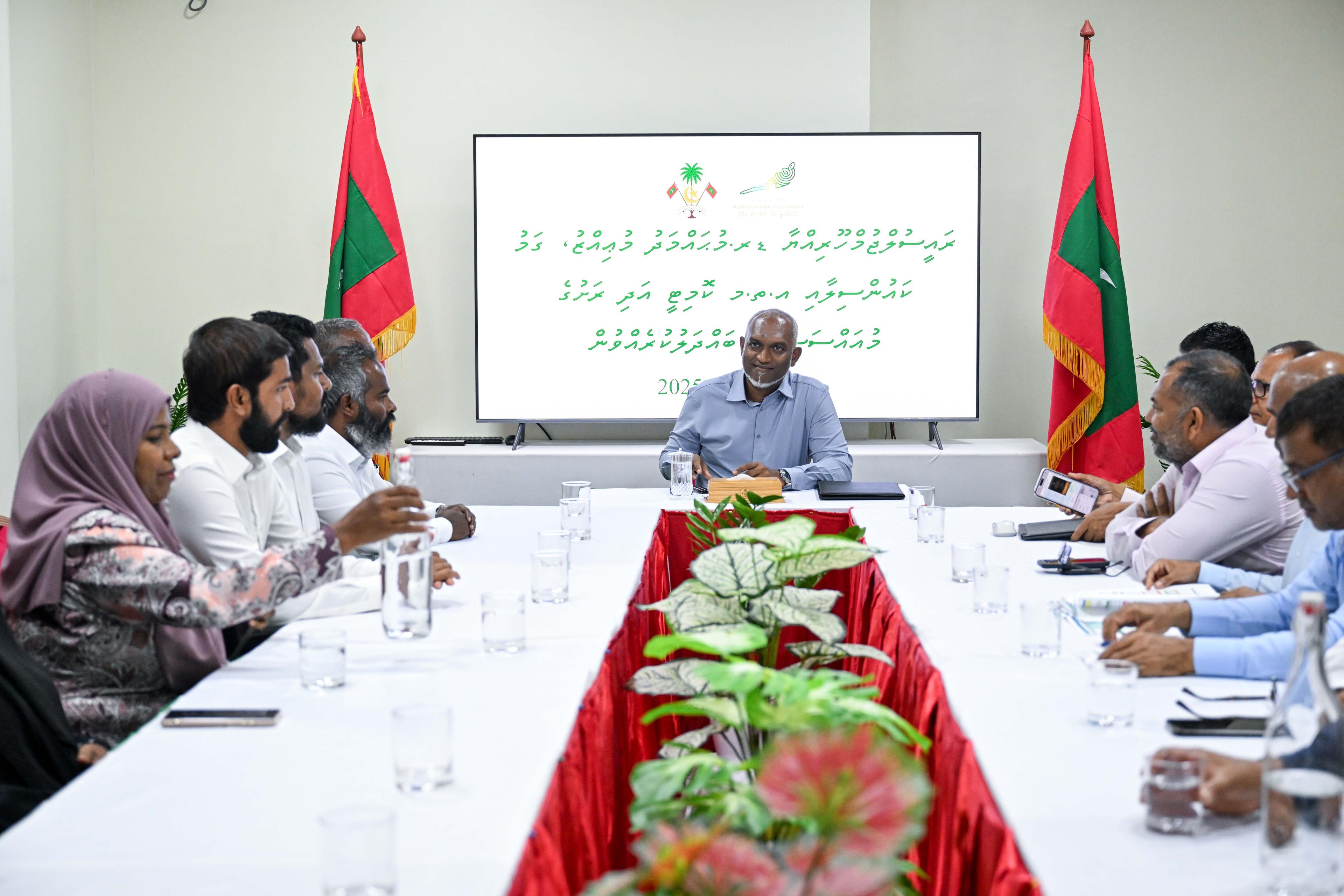 President Muizzu Meets with Gan Council to Discuss Key Development Priorities