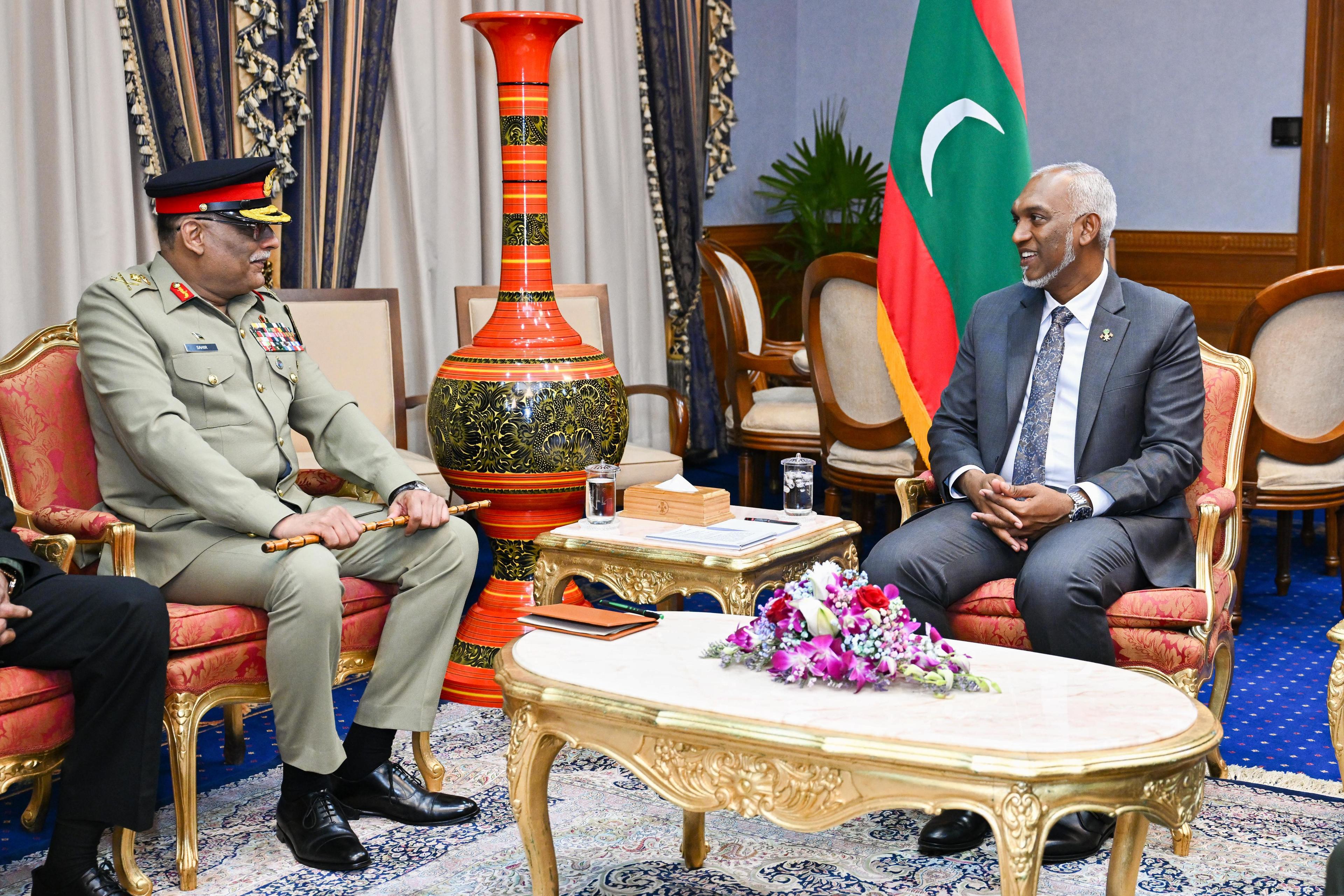 ރައީސް މުއިއްޒު، ޕާކިސްތާނުގެ ޖޮއިންޓް ޗީފްސް އޮފް ސްޓާފް ކޮމިޓީގެ ޗެއަރމަންއާއި ބައްދަލުކުރައްވައިފި