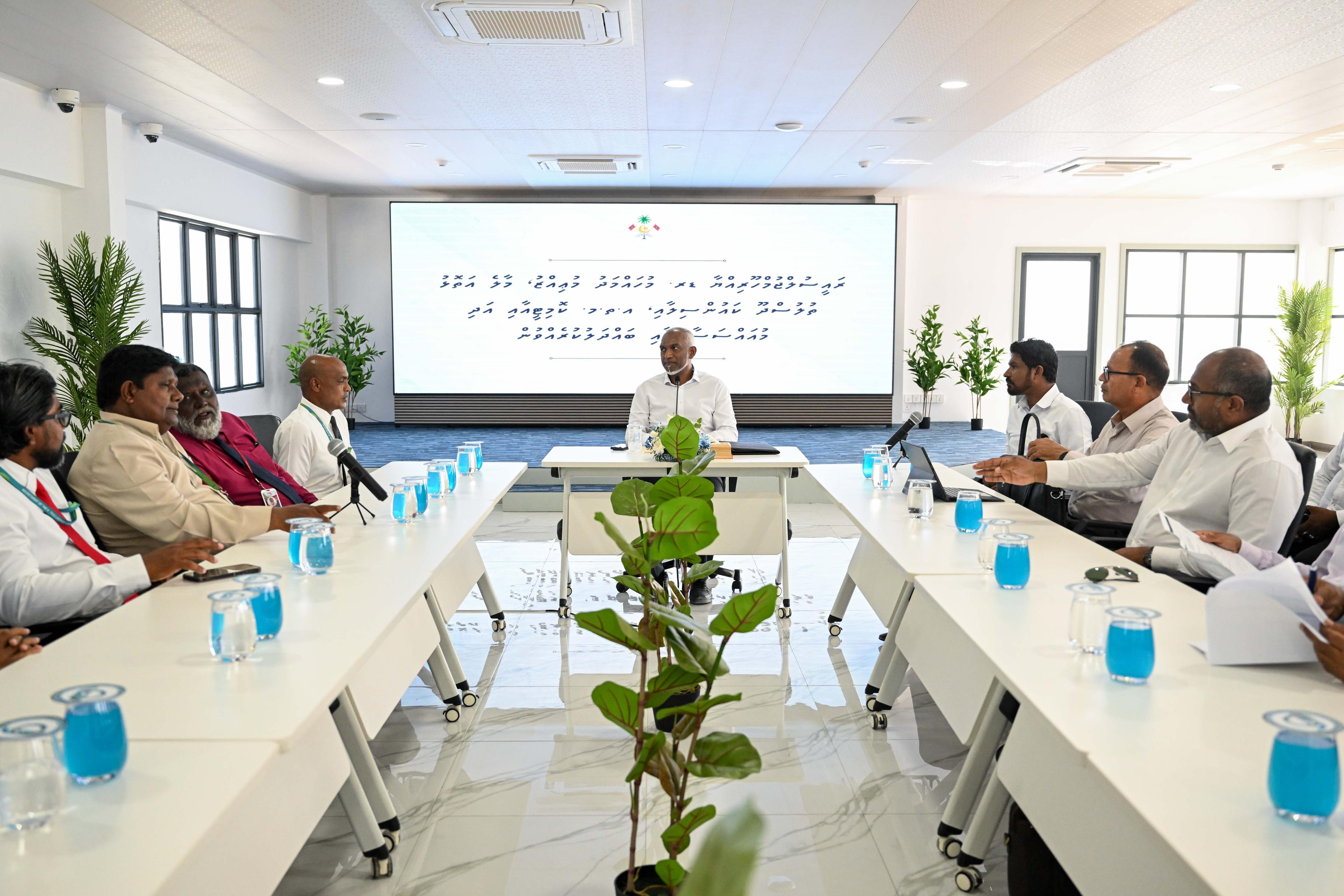 ތުލުސްދޫގެ ރައްޔިތުންނަށް އެންމެ މުހިންމު ކަންކަމާ ގުޅޭގޮތުން މަޝްވަރާކުރައްވައިފި