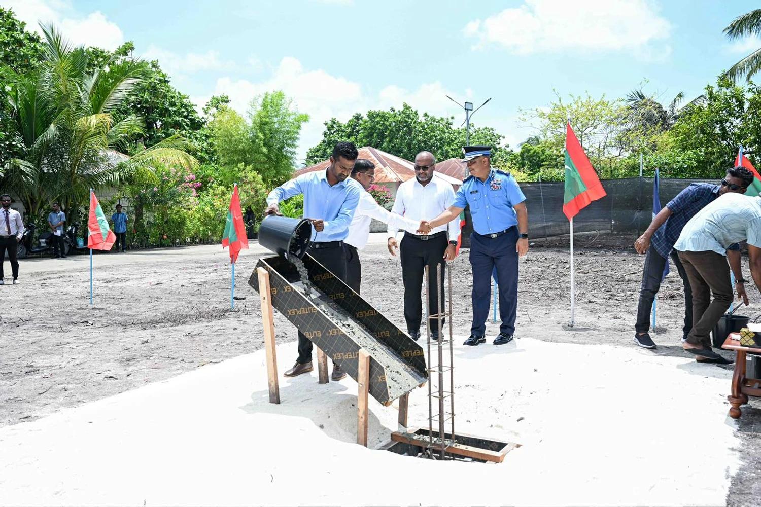 ކަނޑިތީމުގައި އަލަށް އިމާރާތްކުރާ ފުލުހުންގެ މަރުކަޒުގެ އަމަލީ މަސައްކަތްވެސް ފަށައިފި