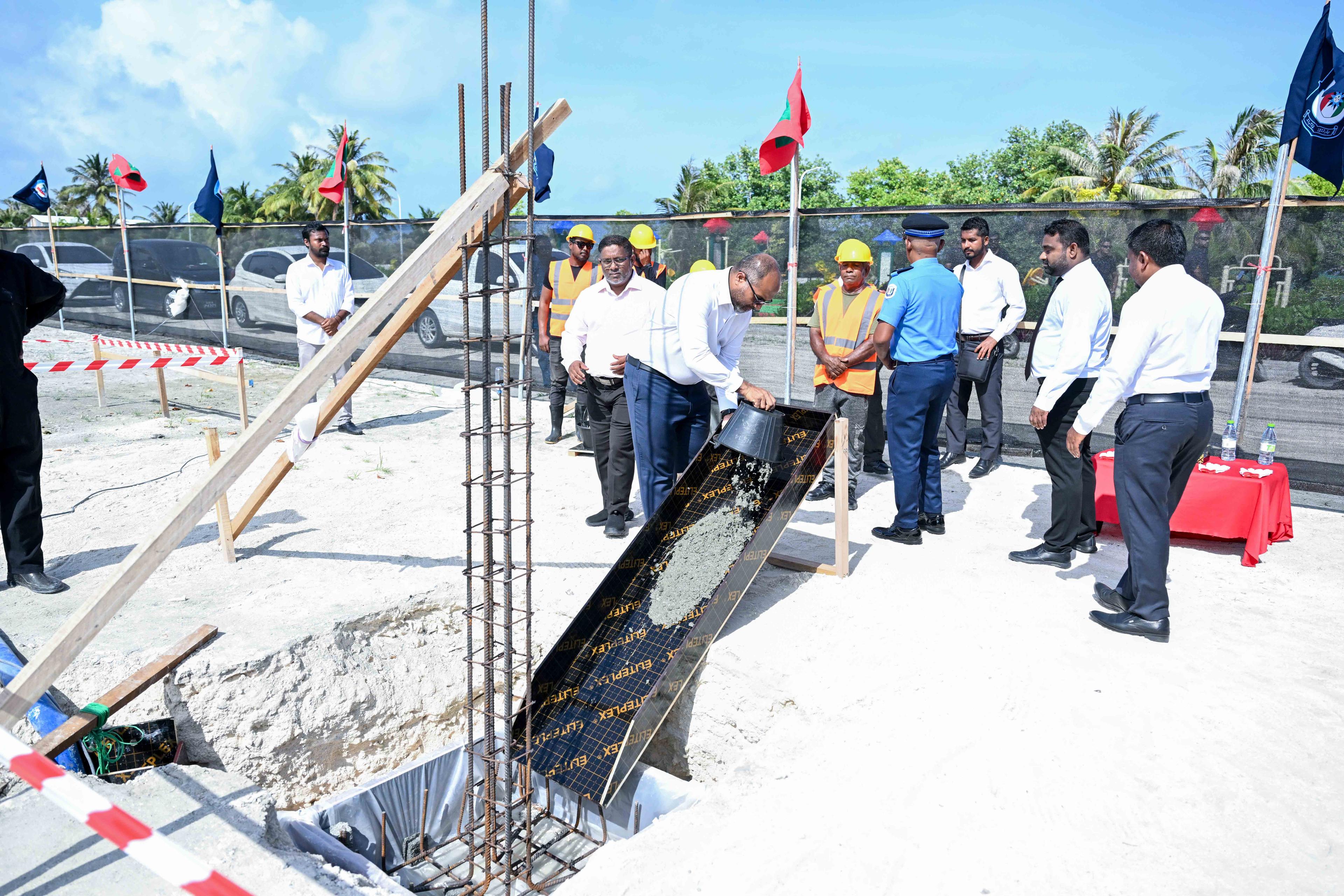 ކާށިދޫ ފުލުހުންގެ މަރުކަޒުގެ އަމަލީ މަސައްކަތް ފަށައިފި