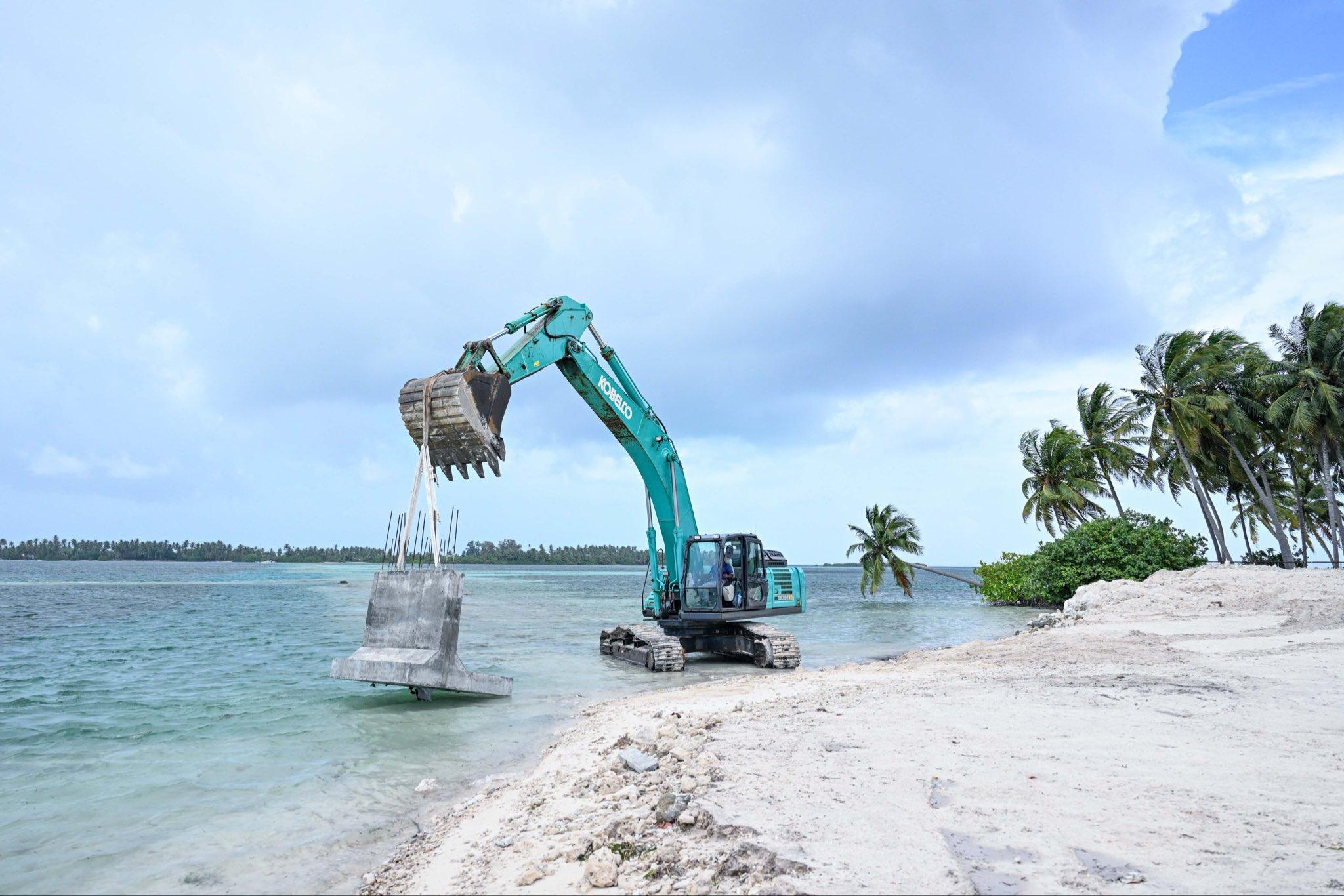ކަލައިދޫ-ދަނބިދޫ ކޯޒްވޭ މަޝްރޫޢުގެ ޢަމަލީ މަސައްކަތް ފަށައިފި