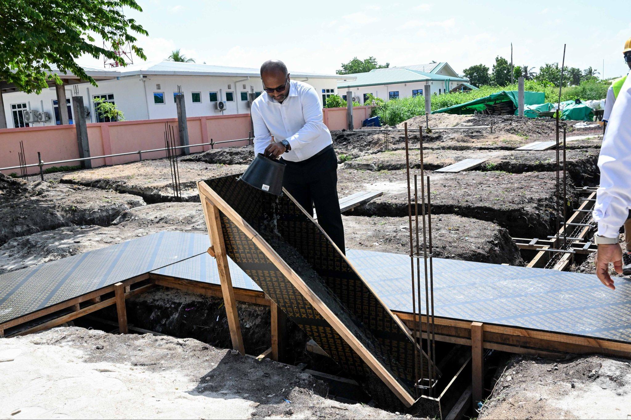 ނޫމަރާގައި އަލަށް އިމާރާތްކުރާ ފުލުހުންގެ މަރުކަޒުގެ އަމަލީ މަސައްކަތް ރަސްމީކޮށް ފަށައިފި