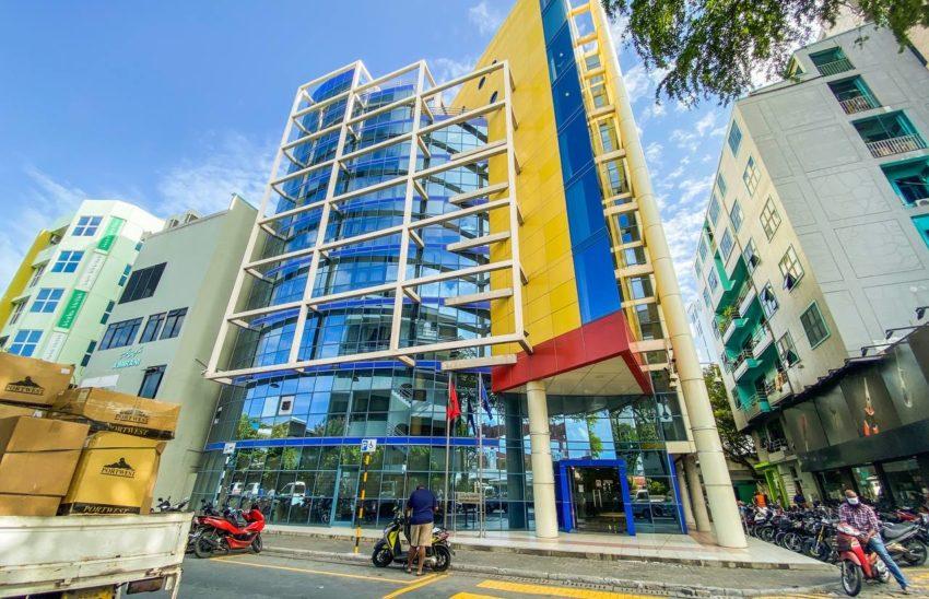 ކަސްޓަމްސްގެ ކުރީގެ ސީނިއަރ ސުޕްރިންޓެންޑެންޓް މުޢާޛު ރިޝްވަތަށް އެދުނު މައްސަލަ ޕީޖީ އޮފީހަށް!