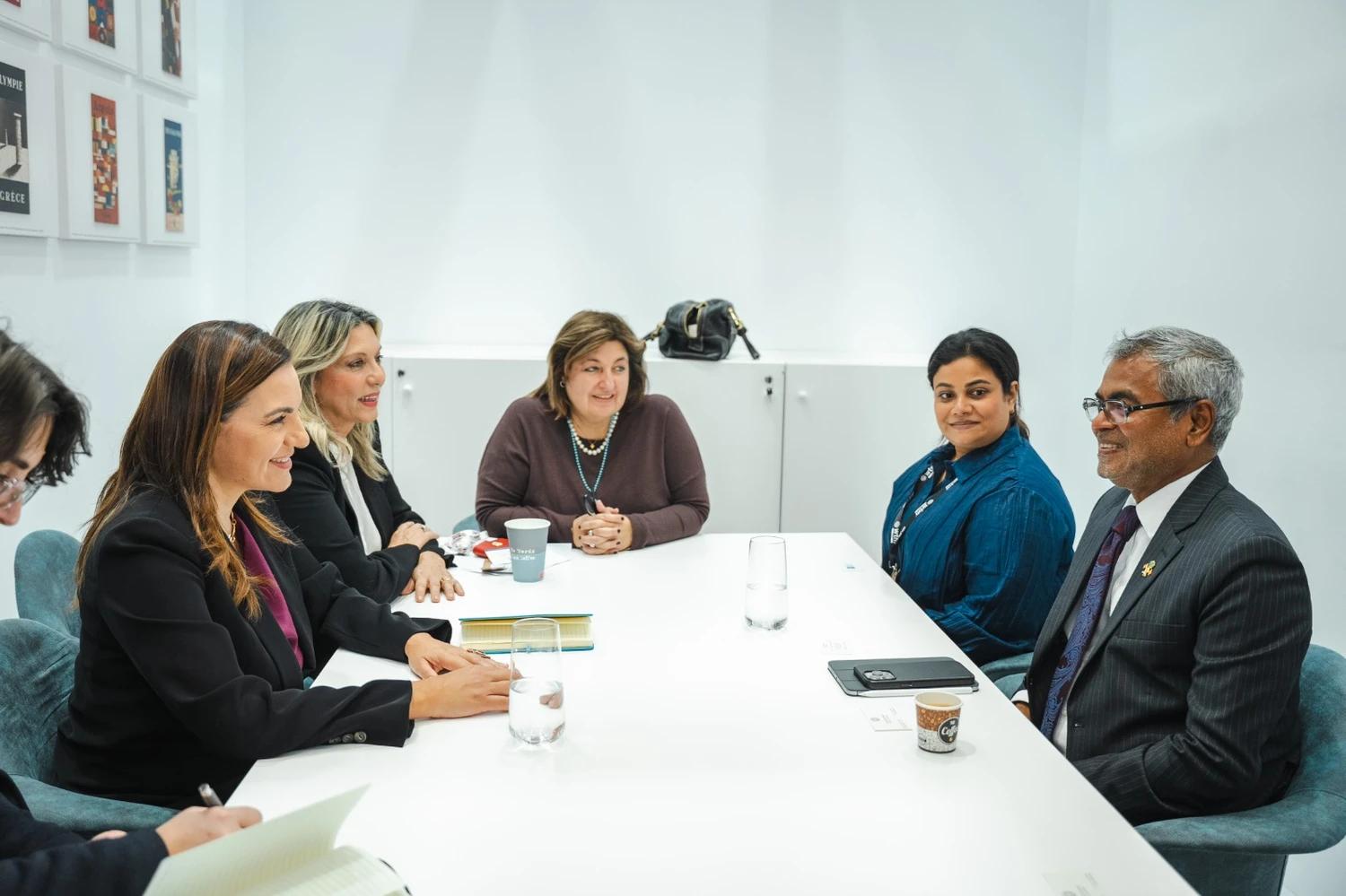 ރާއްޖެއާއި ގްރީސް އާއި ދެމެދު ފަތުރުވެރިކުގެ ދާއިރާއިން ގުޅުން ބަދަހިކުރުމަށް މަޝްވަރާކޮށްފި