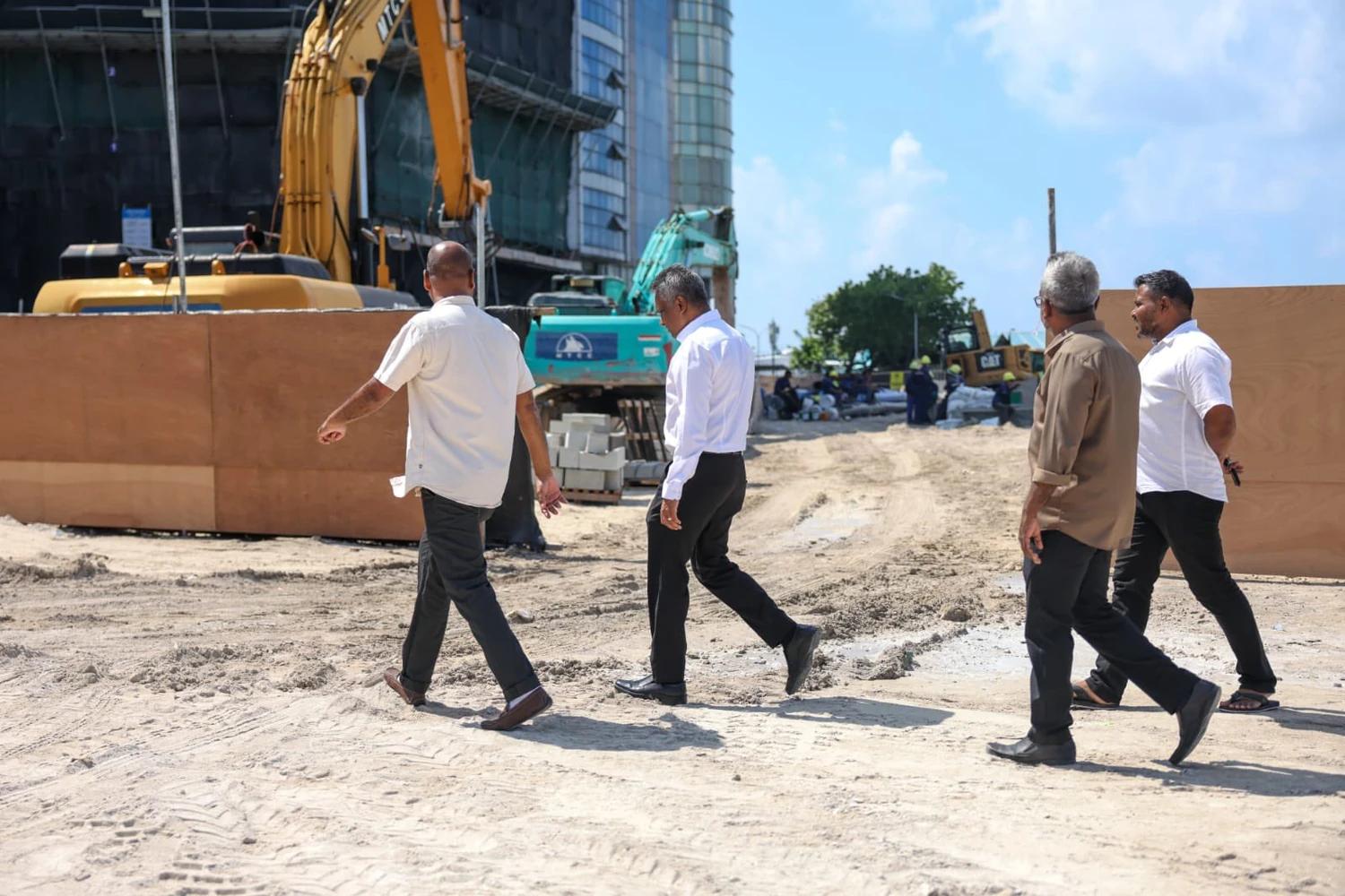 ބޮޑުތަކުރުފާނު މަގު، ޒަމާނީ ފެންވަރަށް ތަރައްޤީ ކުރުމުގެ މަޝްރޫޢުގެ މަސައްކަތް ވަރަށް ބާރު މިނުގައިކުރިޔަށްދާތީ އުފާކުރަން - އާޒިމް