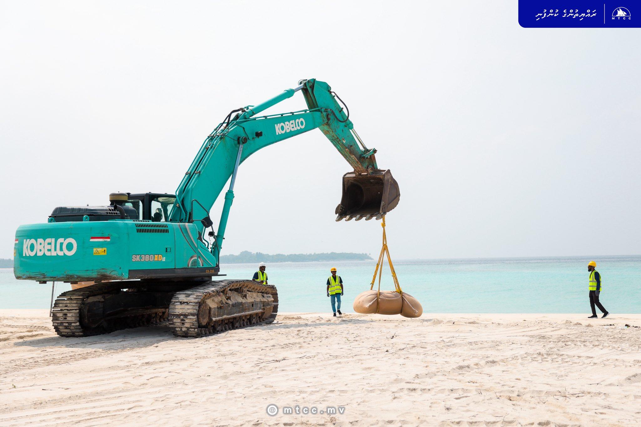 ދުވާފަރު ބިން ހިއްކުމާއި ގޮނޑުދޮށް ހިމާޔަތް ކުރުމުގެ މަޝްރޫޢުގެ ޢަމަލީ މަސައްކަތް ފަށައިފި