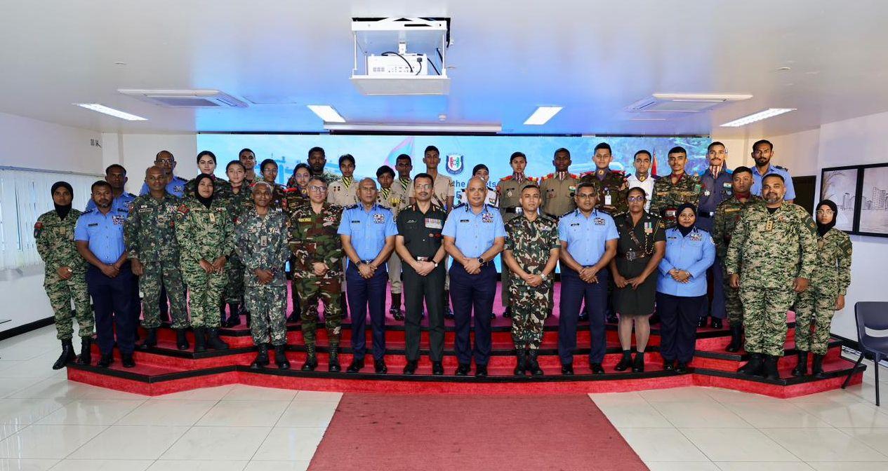 އިންޓަނޭޝަނަލް ކެޑޭޓް އެކްސްޗޭންޖް ޕްރޮގްރާމްގެ ބައިވެރިން ދިވެހި ފުލުހުންގެ ޚިދުމަތަށް ޒިޔާރަތްކޮށްފި