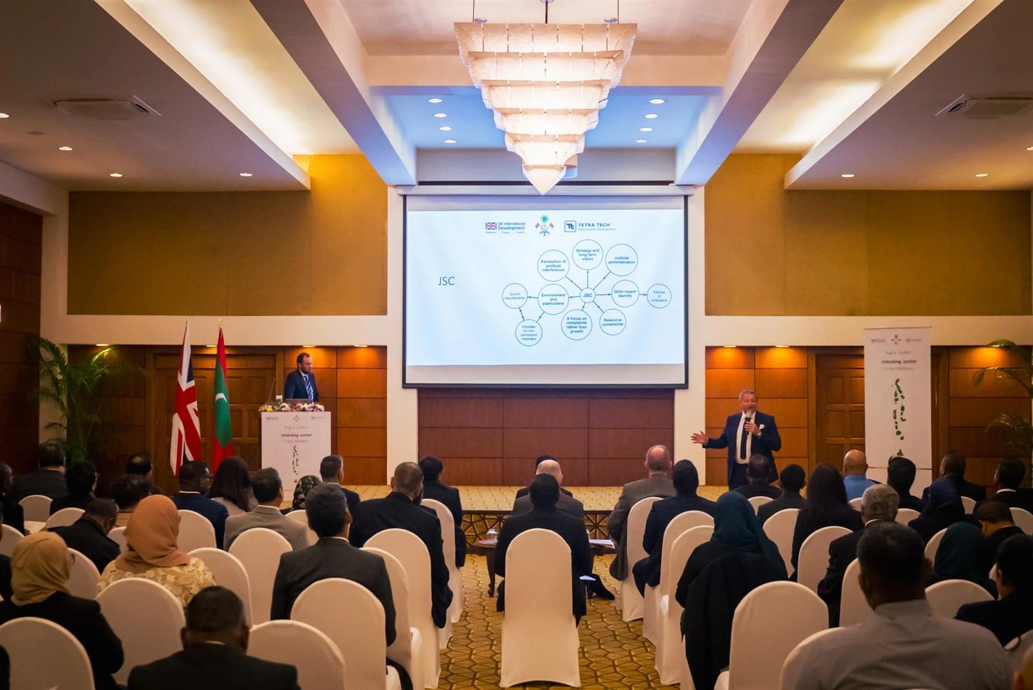 ޖިނާޢީ ޢަދުލުގެ ނިޒާމުގެ ކަންކަން ހަރުދަނާކުރުމަށްޓަކައި ބައްދަލުވުމެއް ބާއްވައިފި