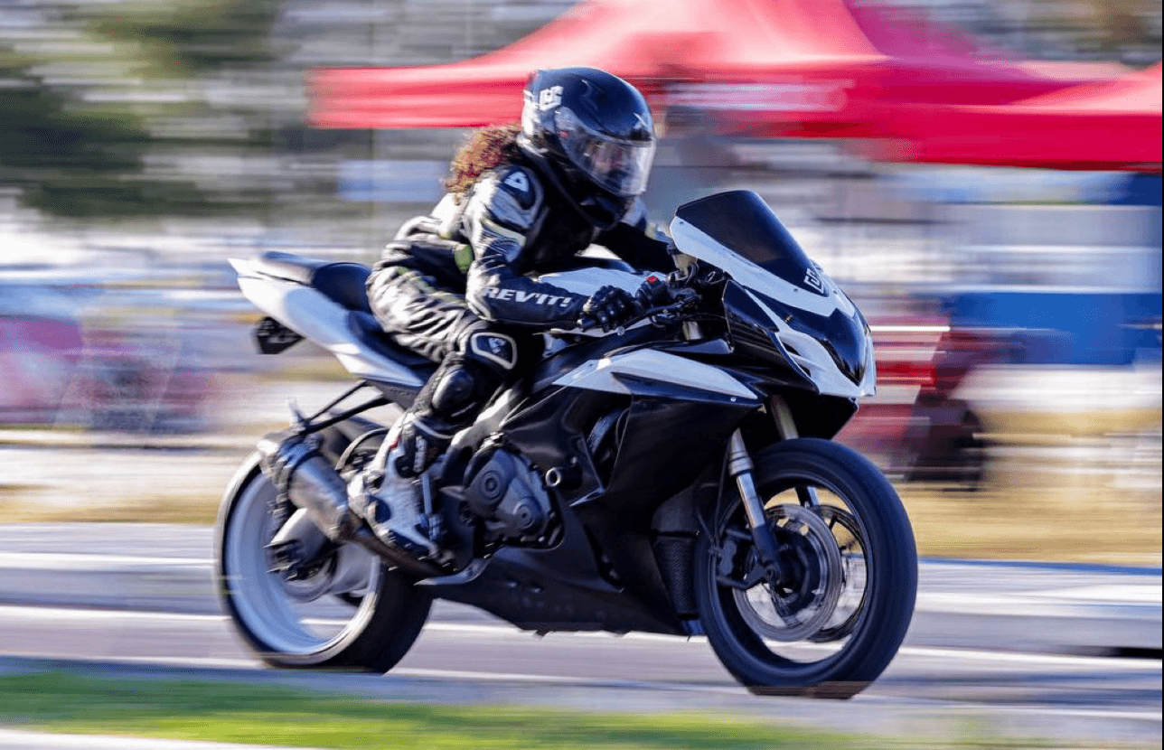 އައްޑޫ  ބްރިޖުގައި އެކްސިޑެންޓެއް ހިނގައި ޒުވާނަކު ނިޔާވެއްޖެ