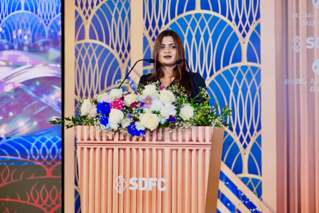 އެސްޑީއެފްސީގެ އެމްޑީ ކަމުގެ މަގާމުން ފިފްޝީން ވަކިކޮށްފި