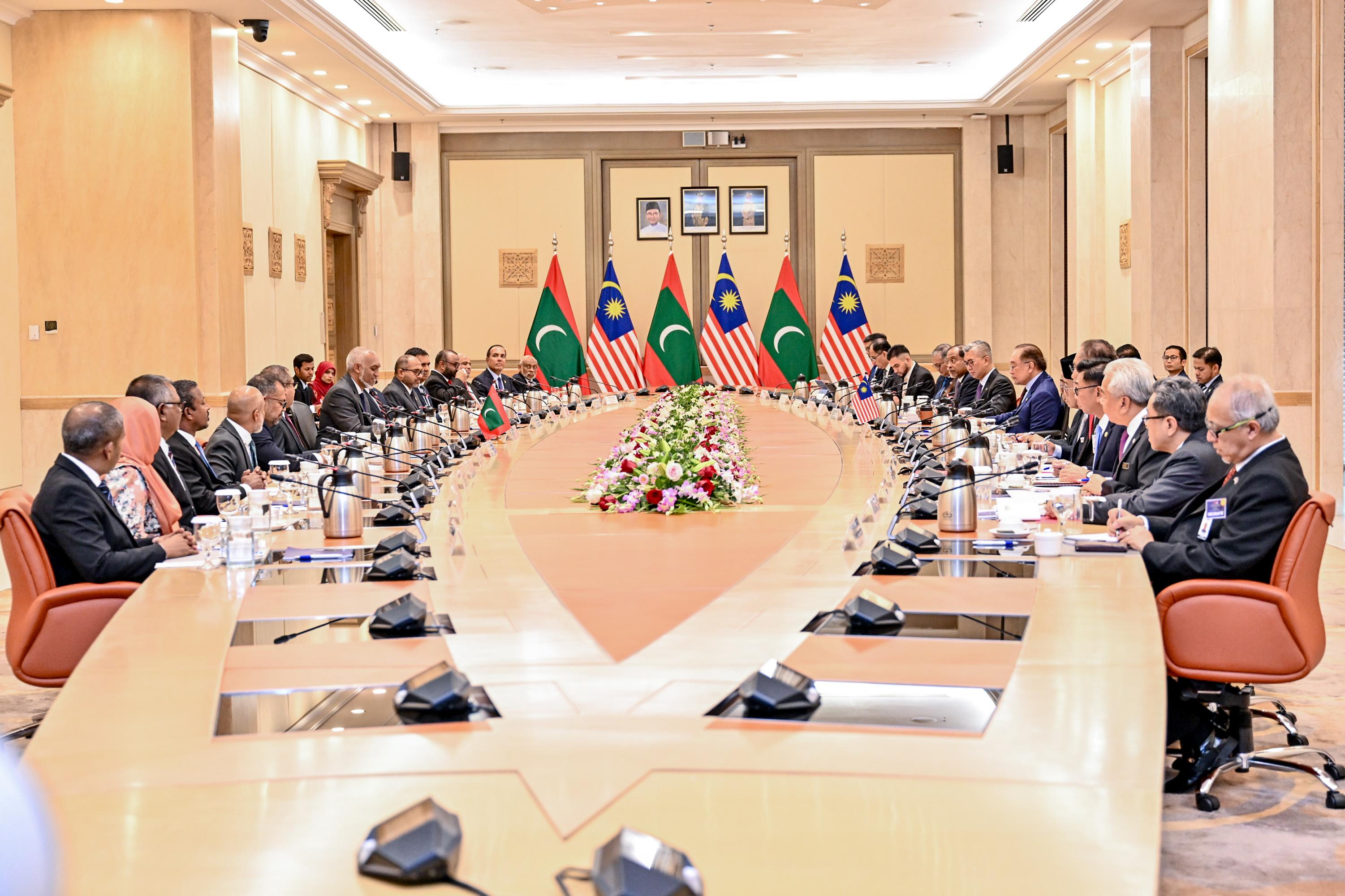 ރާއްޖެއާއި މެލޭޝިއާއި ދެމެދު ރަސްމީ މަޝްވަރާތައް ބާއްވައިފި