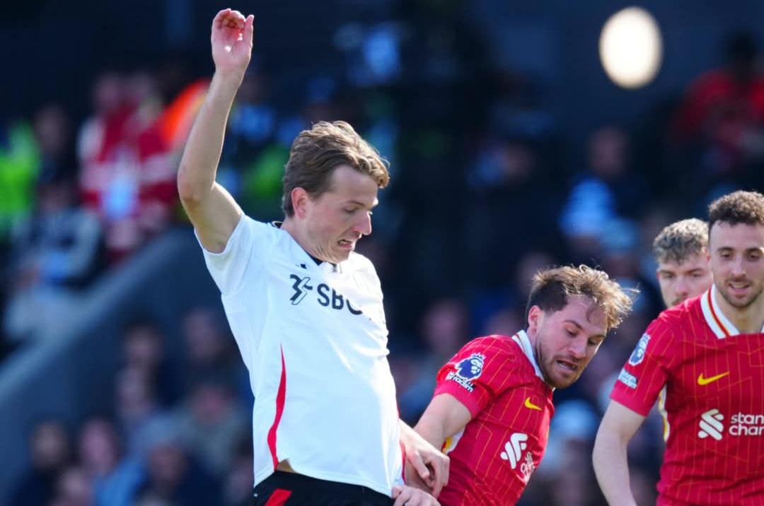 ފަހަތުން އަރައި ފުލަމް އިން ލިވަޕޫލް ބަލިކޮށް