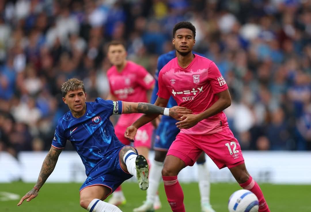 އިޕްސްވިޗް އާއި އެއްވަރުވެ ޗެލްސީ އިން ފުރުސަތު ނަގާލައިފި