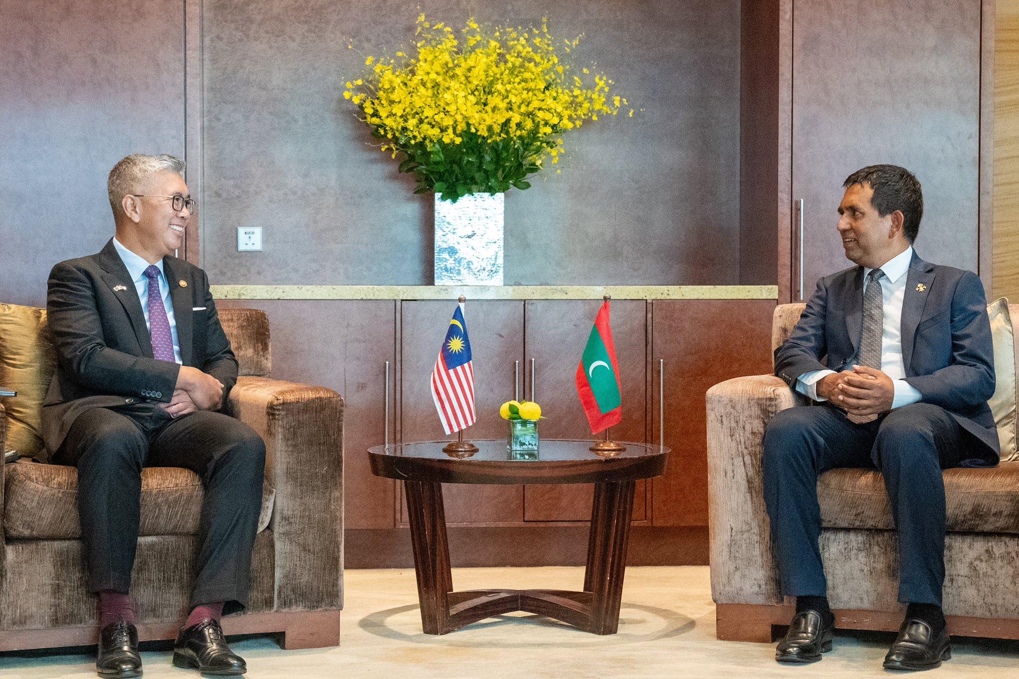 މެލޭޝިއާއާއި އެކު ވިޔަފާރީގެ ގުޅުންތައް ވަރުގަދަކުރަން މަޝްވަރާކޮށްފި