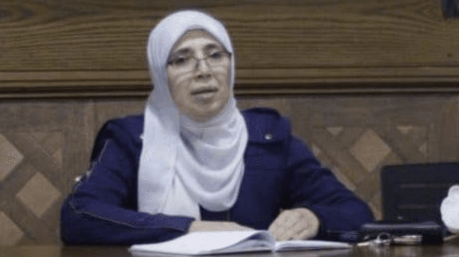 ނިރުބަވެރި އިޒްރޭލާއި ދެކޮޅަށް އުރުދުންގައި ކުރި މުޒާހަރާއެއްގައި ބައިވެރިވި ލެކްޗަރާއަކު ވަޒީފާއިން ވަކިކޮށްފި