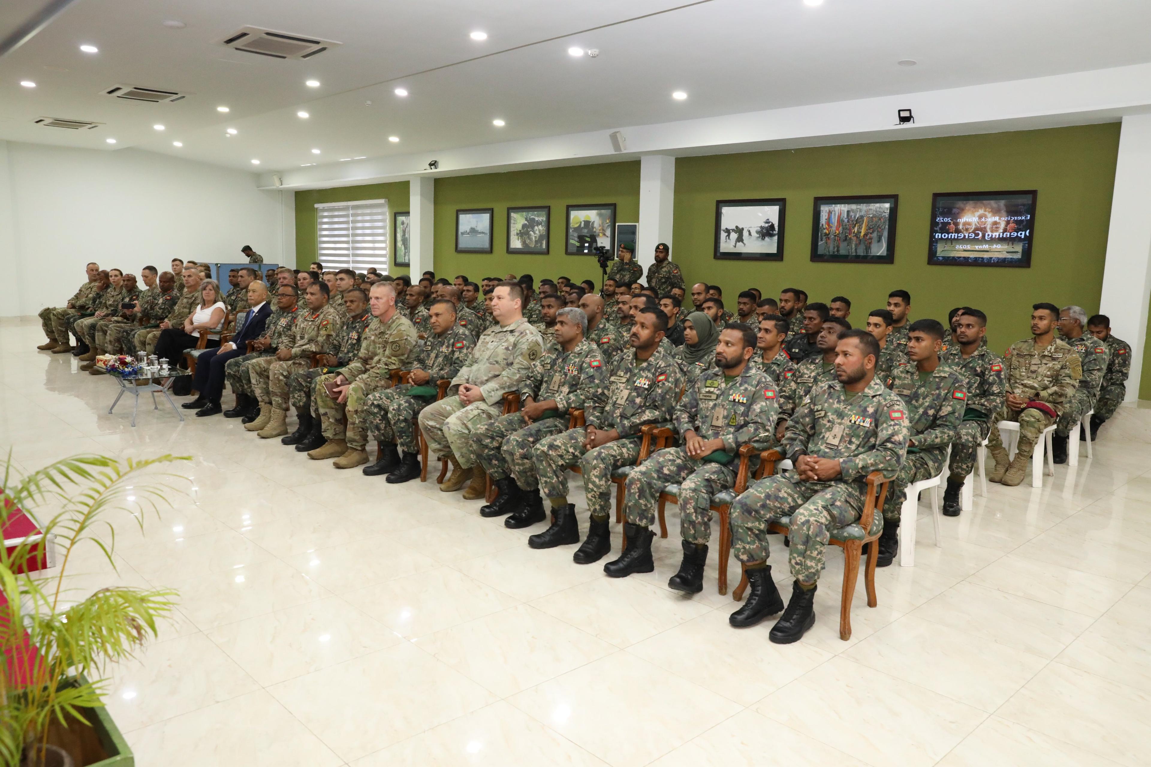 އެމެރިކާ އަސްކަރިއްޔާއާއި ދިވެހި އަސްކަރިއްޔާ ގުޅިގެން އެކްސަސައިޒެއް ފަށައިފި