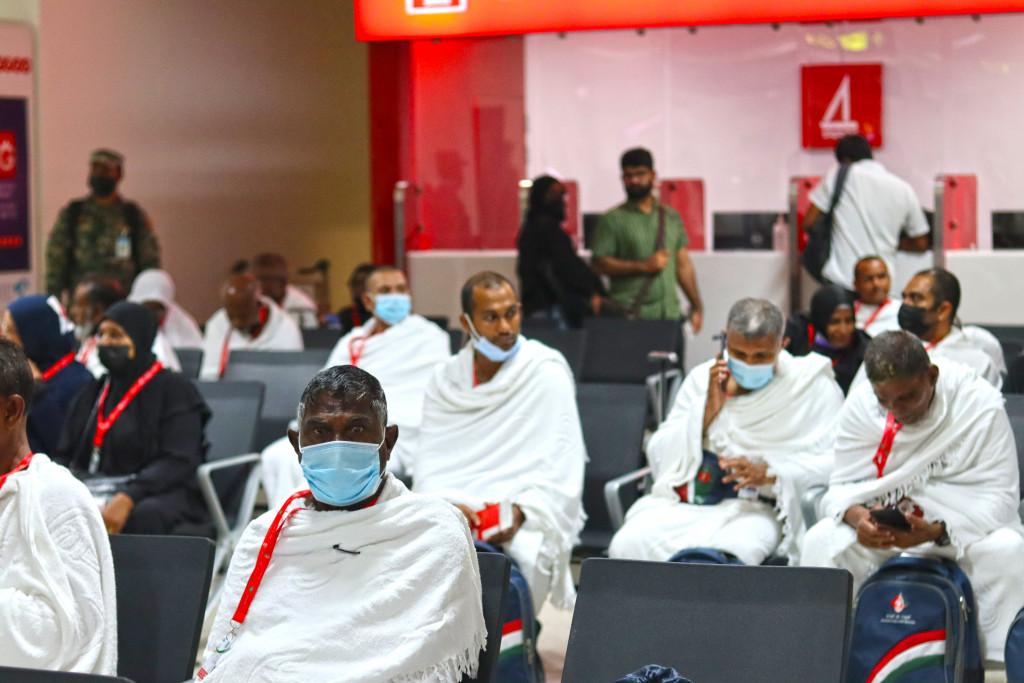 ހައްޖުވެރިންގެ ކާޑު ލިމިޓް 2000 ޑޮލަރަށް ބޮޑުކުރަން ރައީސް ނިންމަވައިފި