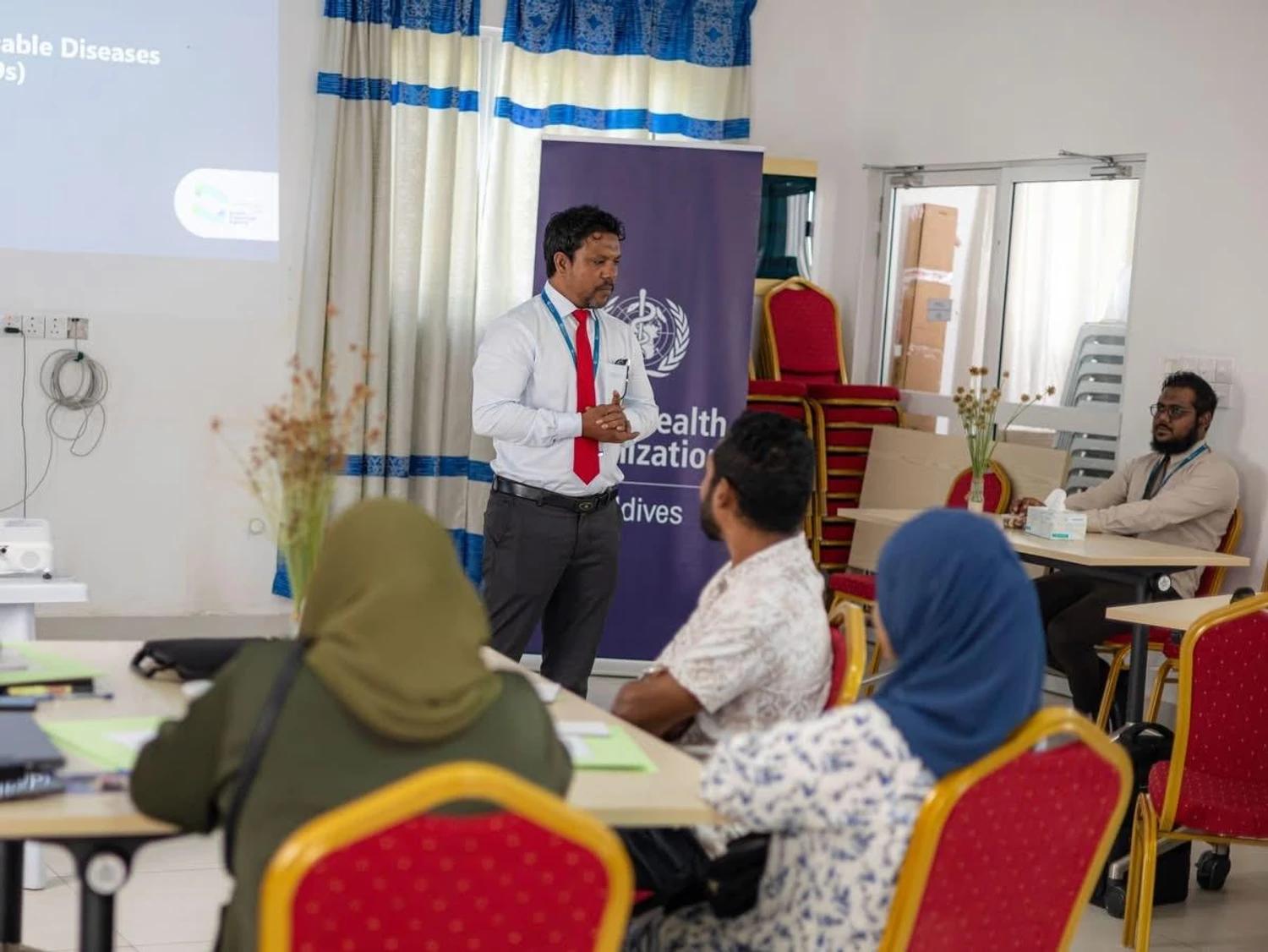 ދިގުމުއްދަތަށް ބޭސް ބޭނުންކުރާ ފަރާތްތަކުގެ ރަޖިސްޓްރީއެއް އެކުލަވާލުމަށް ތަމްރީން ޕްރޮގްރާމެއް ށ.އަތޮޅުގައި!