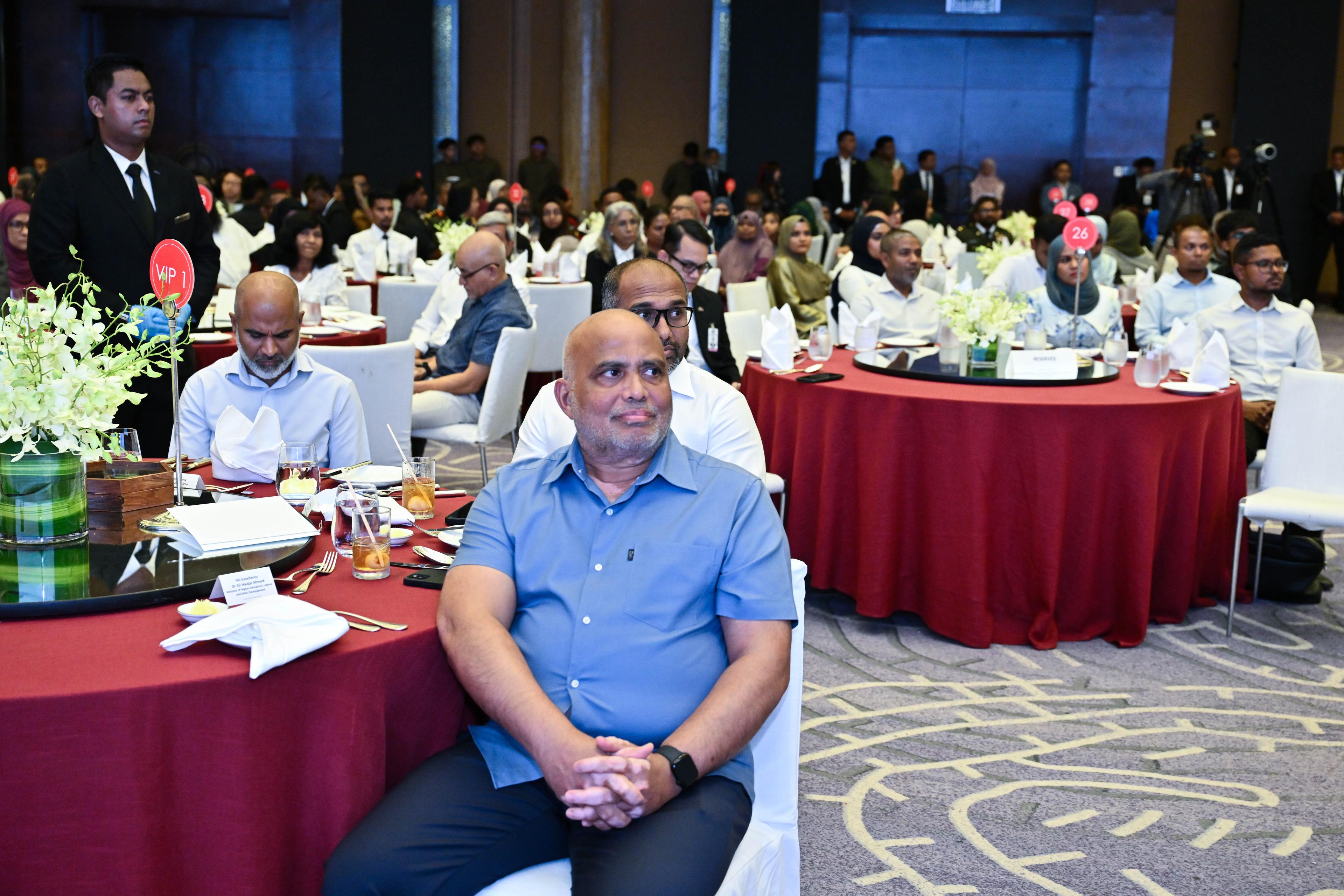 ދިވެހި ދަރިވަރުންނަށް މެލޭޝިއާގައި ޓެކްސްގެ ބުރަ އުފުލަން ނުޖެހޭގޮތަށް ކަންކަން ހަމަޖައްސައިދޭނަން - ހައިދަރު