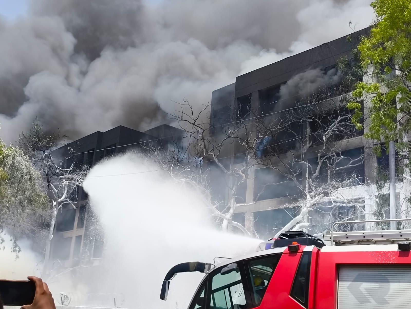 އެއާއިންޑިއާގެ މަތިންދާބޯޓެއް ވެއްޓުން: ބޯޓު ވެއްޓުނީ ރެސިޑެންޝަލް އޭރިއާއަކަށް، ބައެއް އިމާރާތަށް އަނދާ އަޅިއަށް!