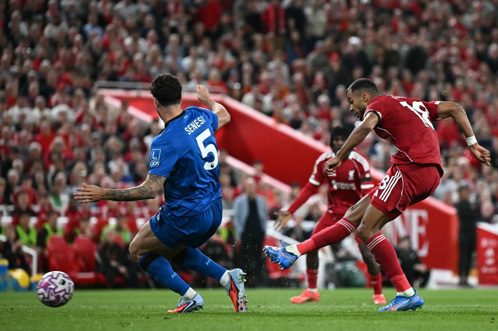 އަމިއްލަ ދަނޑުގައި ބޯންމައުތު އަތުން ލިވަޕޫލަށް އުނދަގޫ މޮޅެއް