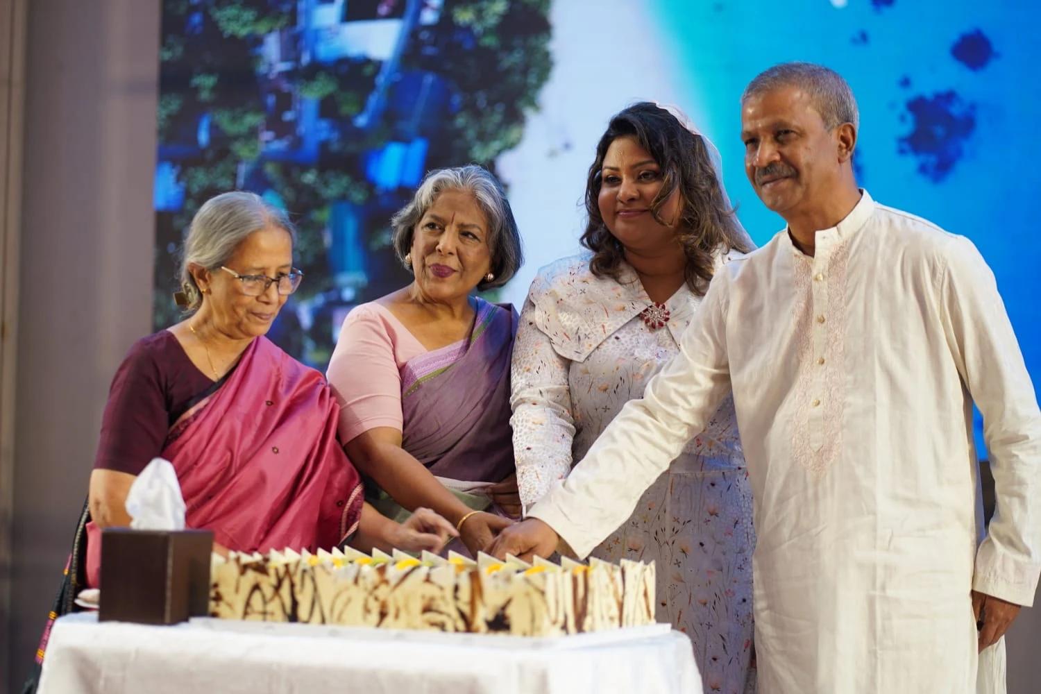 ބަންގްލަދޭޝަންގައި ރާއްޖޭގެ މިނިވަން ދުވަސްފާހަގަކުރީ ކުލަގަދަކޮށް!