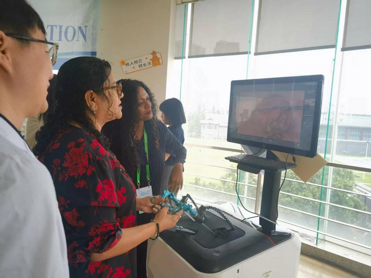 ރާއްޖޭގެ މެޑިކަލް ޓީމެއް ޗައިނާގެ ޞިއްޙީ ޚިދުމަތްދޭ ތަންތަނަށް ޒިޔާރަތްކޮށްފި