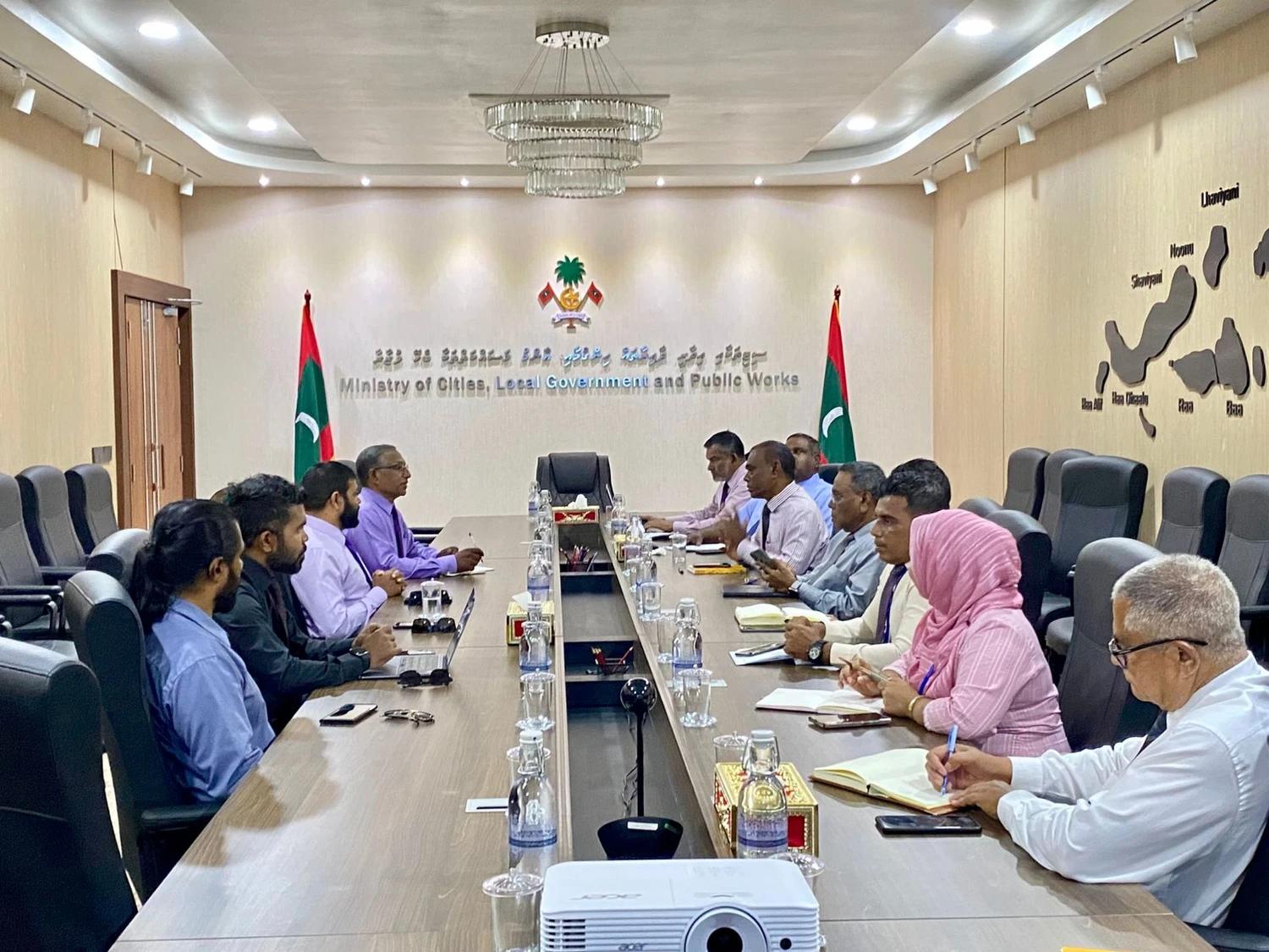 ދުންފަތުގެ އިސްތިޢުމާލުކުރުން މަދުކުރުމަށް ކައުންސިލުތަކުގެ ދައުރު އިތުރުކުރުމަށް މަޝްވަރާކޮށްފި