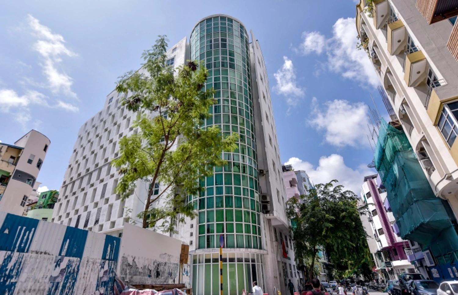 ހުއްދަ ނުނަގައި ބޭސް އެތެރެކޮށް، ވިއްކާ ފަރާތްތަކަށް ފިޔަވަޅު އަޅަނީ