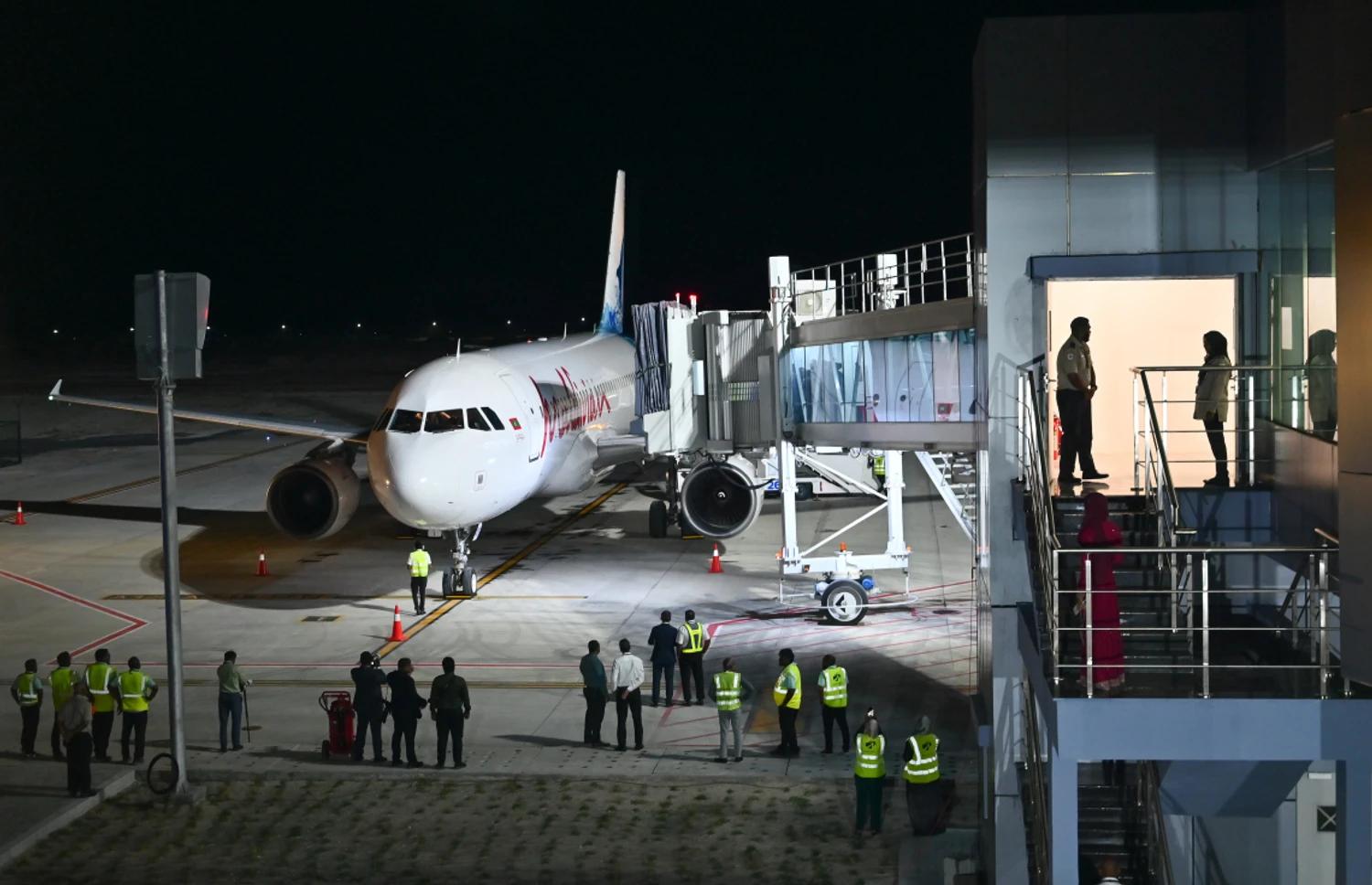 ސަރުކާރުގެ ސްޓޭންޑު: ދިވެހީންގެ އެއާޕޯޓުތައް ހިންގާނީ ދިވެހީން!