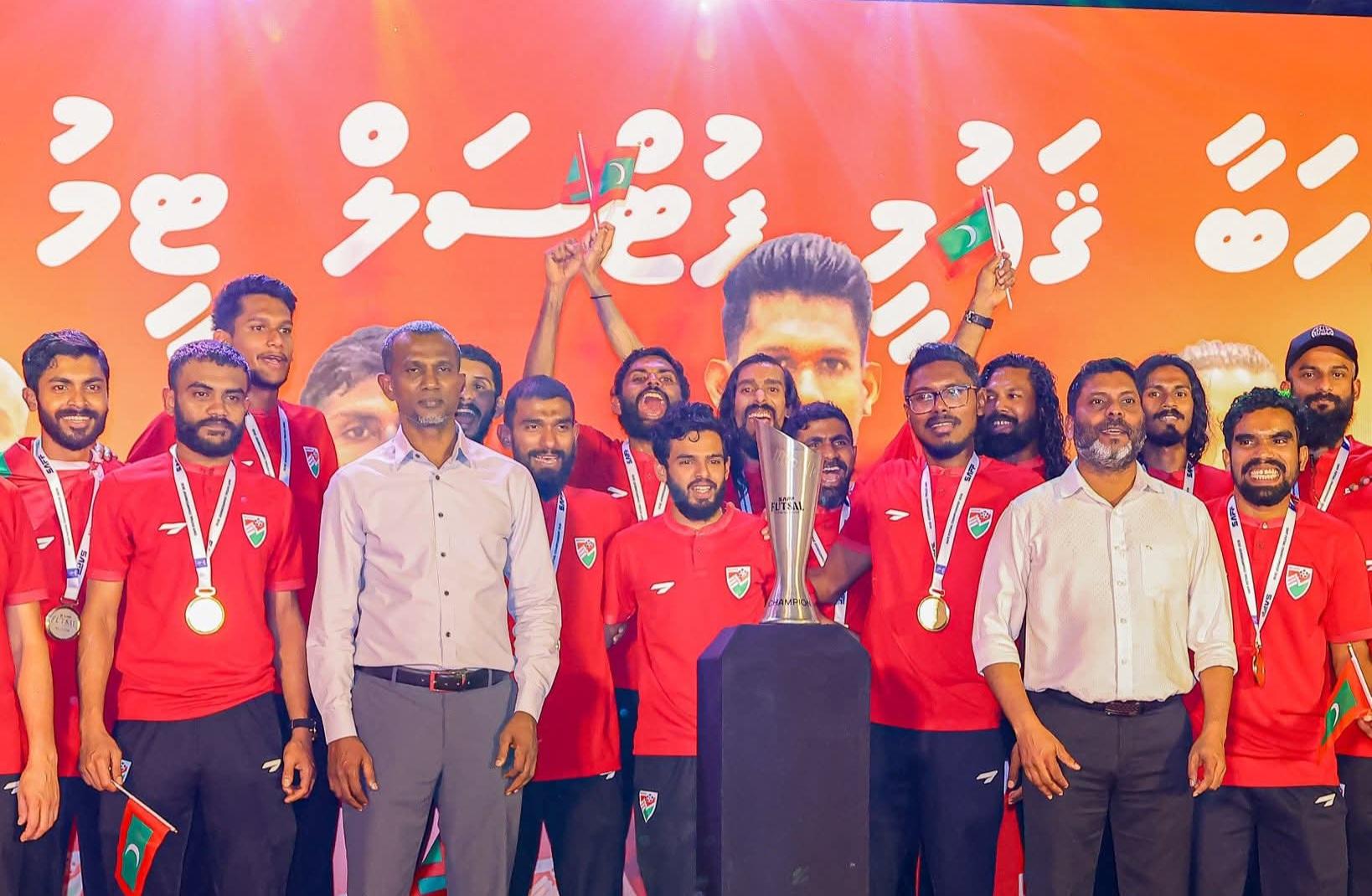 ކުލަގަދަ ރަސްމިޔާތަކާއެކު ގައުމީ ޓީމަށް މަރުހަބާކިޔައިފި