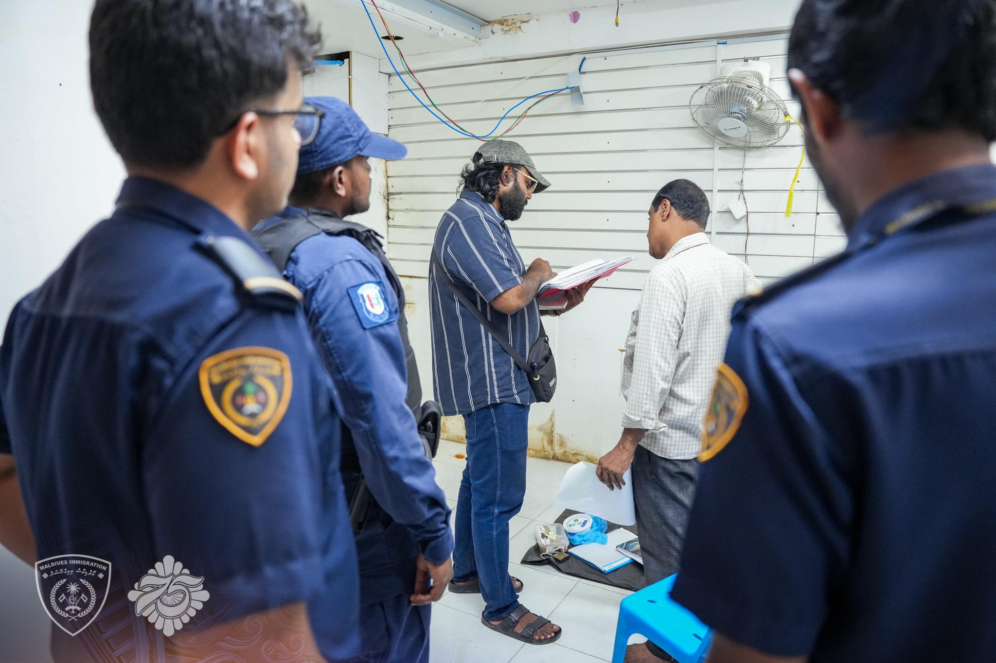 ބިދޭސީން ގަވާއިދާ ހިލާފަށް ހިންގާ ވިޔަފާރިތައް ހުއްޓުވުމުގެ އޮޕަރޭޝަން: 4 ތަނެއް ފާސްކޮށް ބިދޭސީއަކު ހައްޔަރަށް!