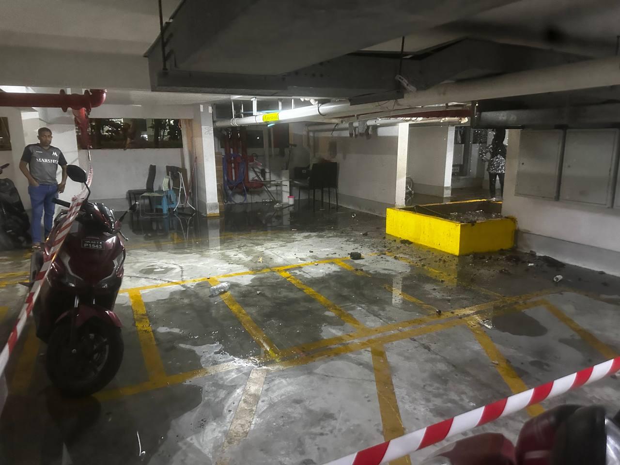 ހިޔާ ޓަވަރު 5 ގައި އަލިފާނުގެ ހާދިސާއެއް ހިނގުން: އިމާރާތުގެ ބޭސްމެންޓުގައި ހުރި ސައިކަލުތައް ވީ އެންމެ އަވަހަކަށް ނެގުމަށް އެދެފި