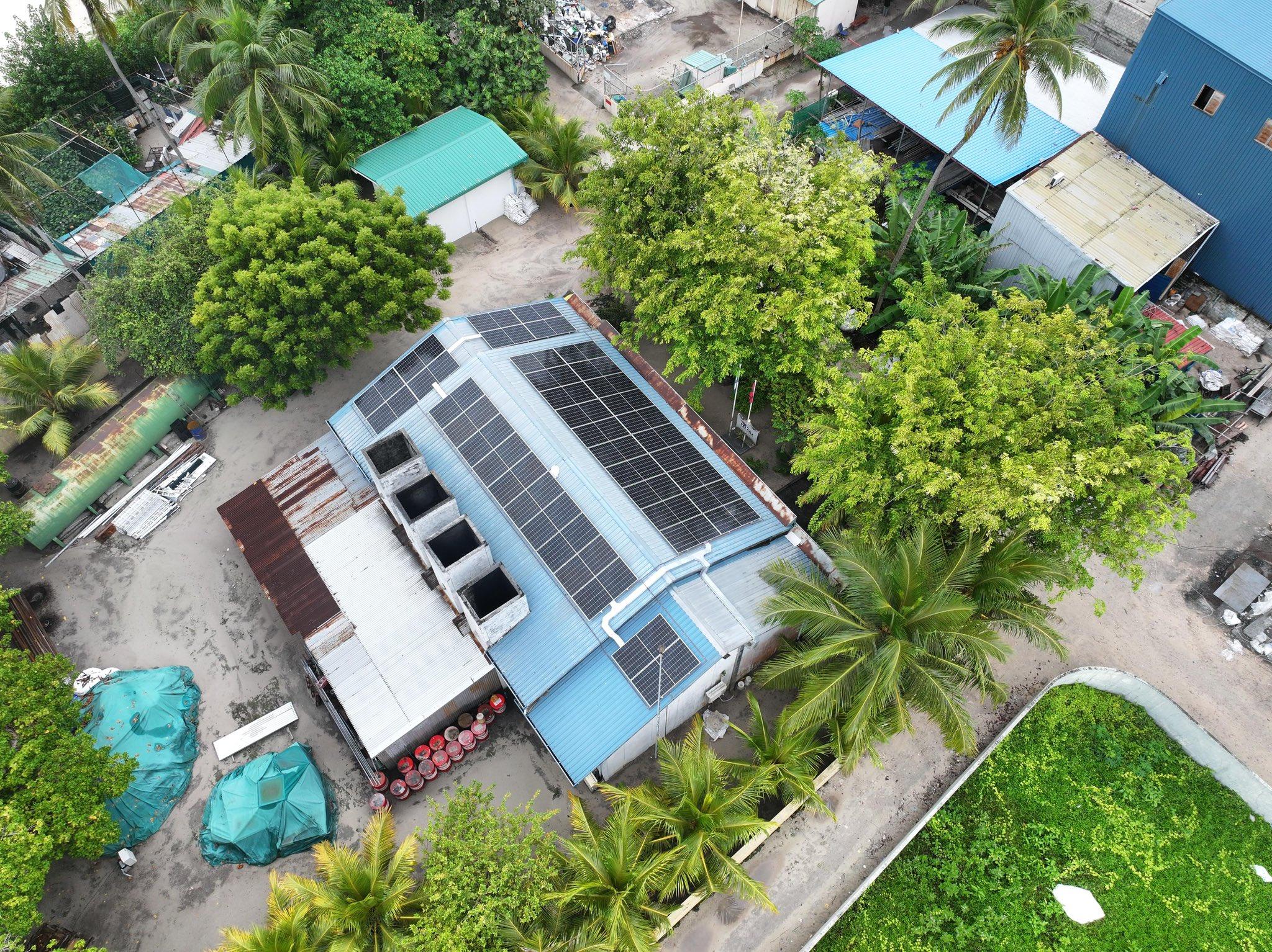 24 ރަށެއްގައި ކުރިޔަށްގެންދާ 50 މެގަވޮޓްގެ އިޢާދަކުރަނިވި ހަކަތަ އުފެއްދުމުގެ މަޝްރޫޢުތައް ނިމުމަކާ ގާތަށް!